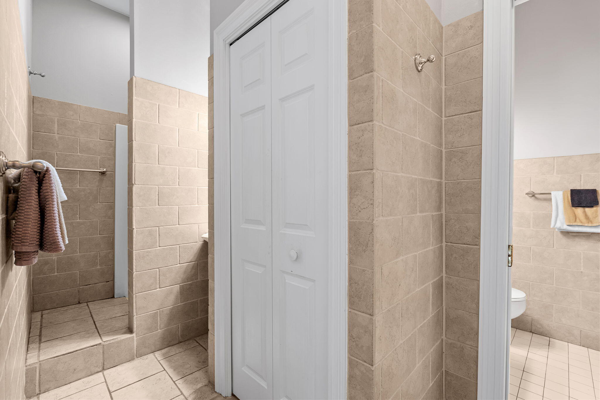 VANTAGE POINTE - Residential