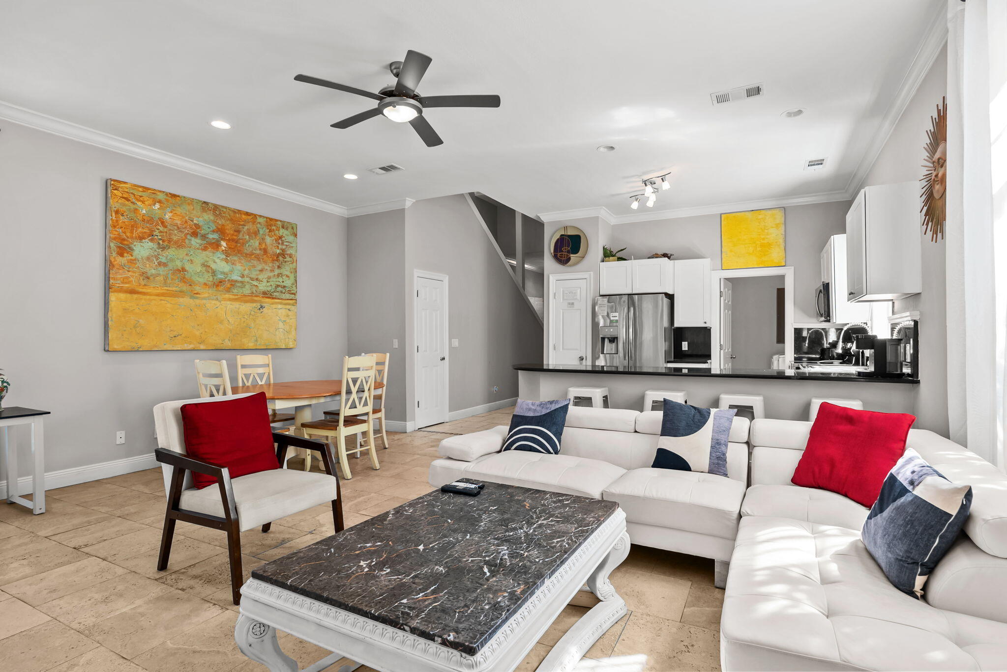 VANTAGE POINTE - Residential