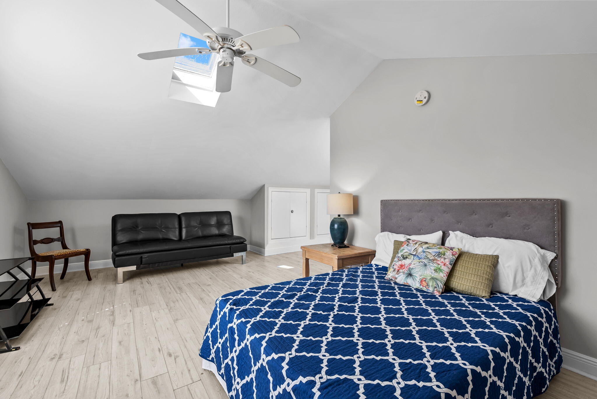 VANTAGE POINTE - Residential