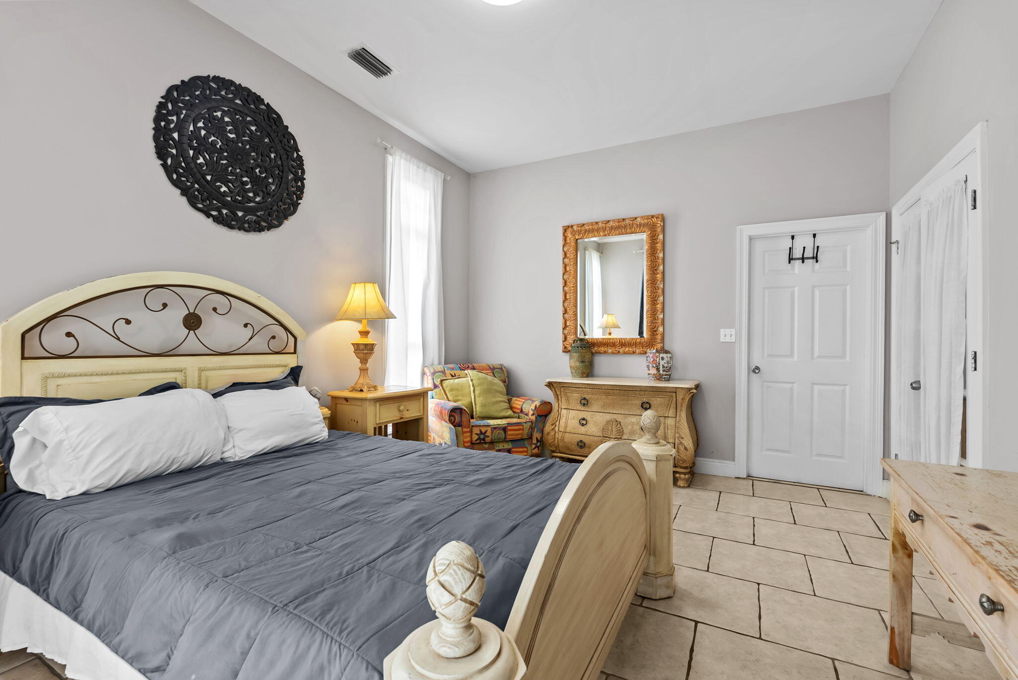 VANTAGE POINTE - Residential