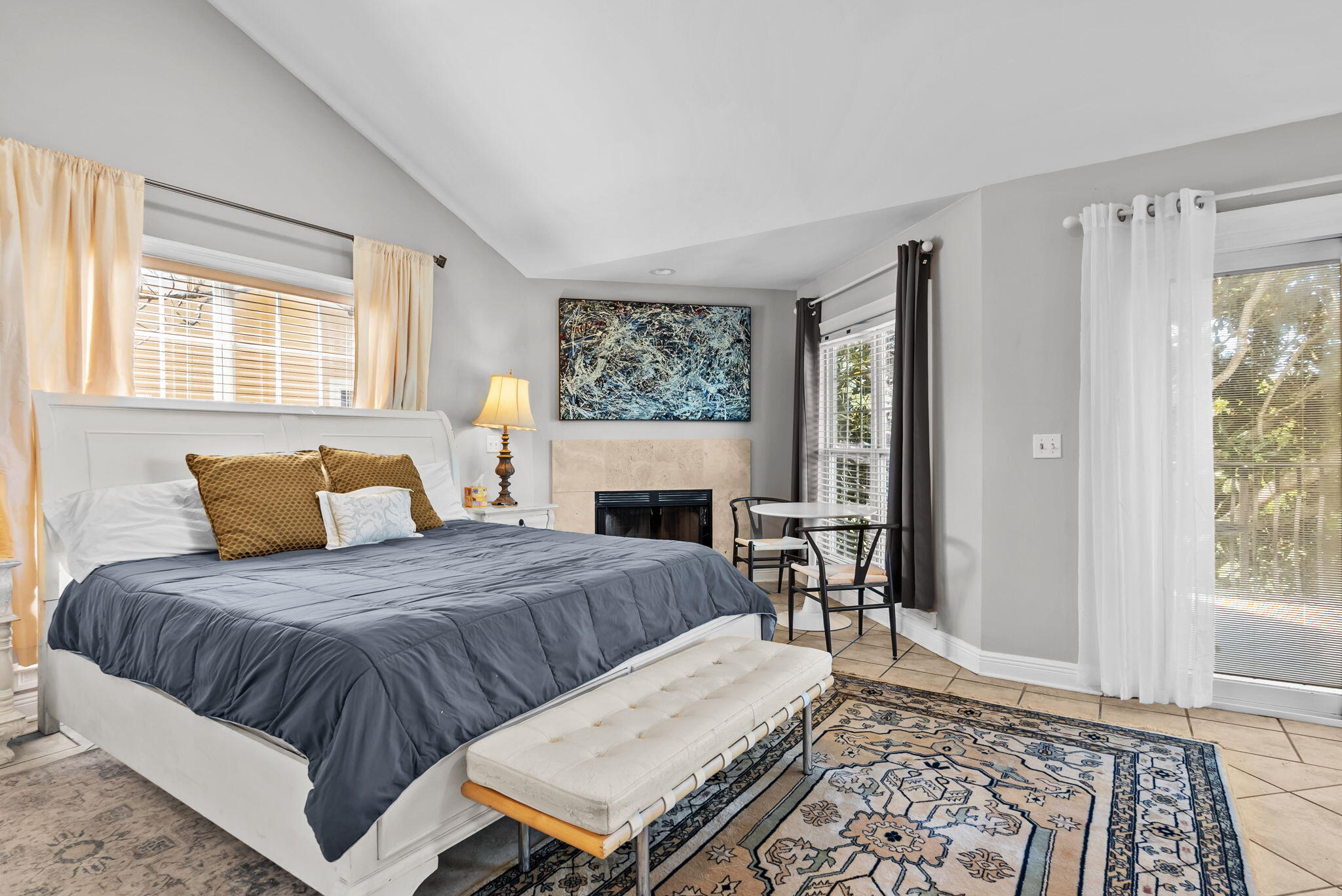 VANTAGE POINTE - Residential
