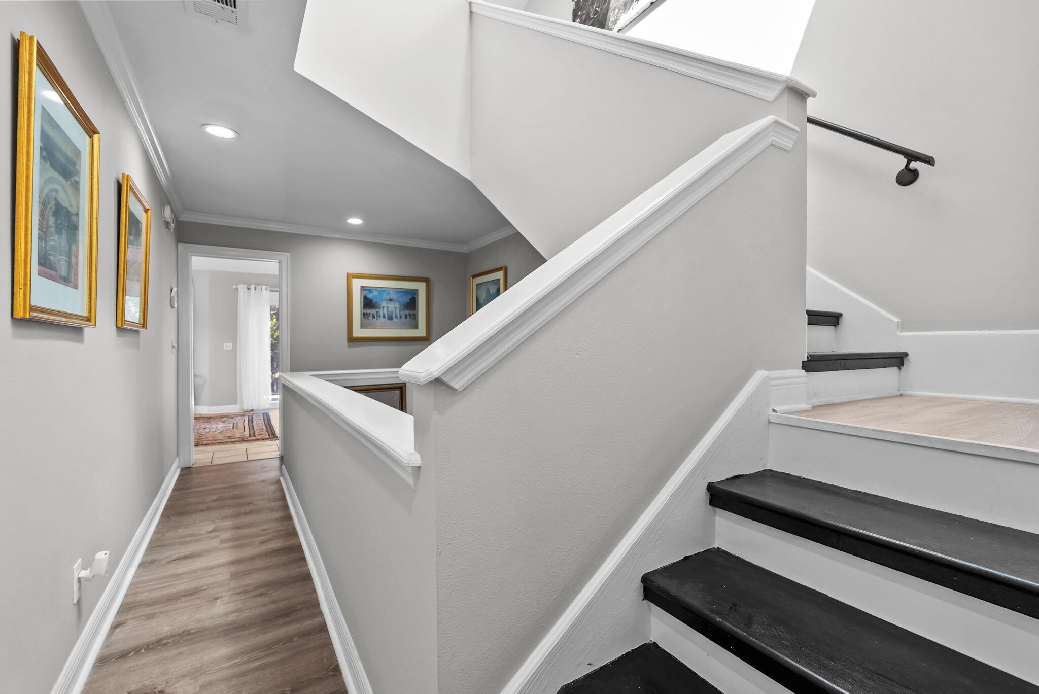 VANTAGE POINTE - Residential
