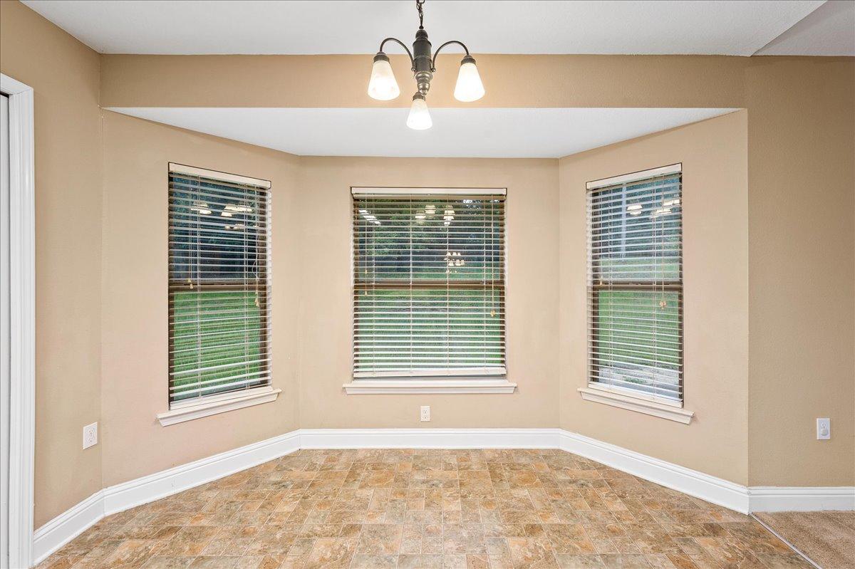 SILVER SPRINGS EST - Residential