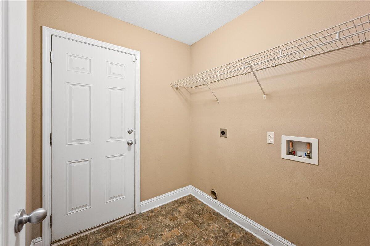 SILVER SPRINGS EST - Residential