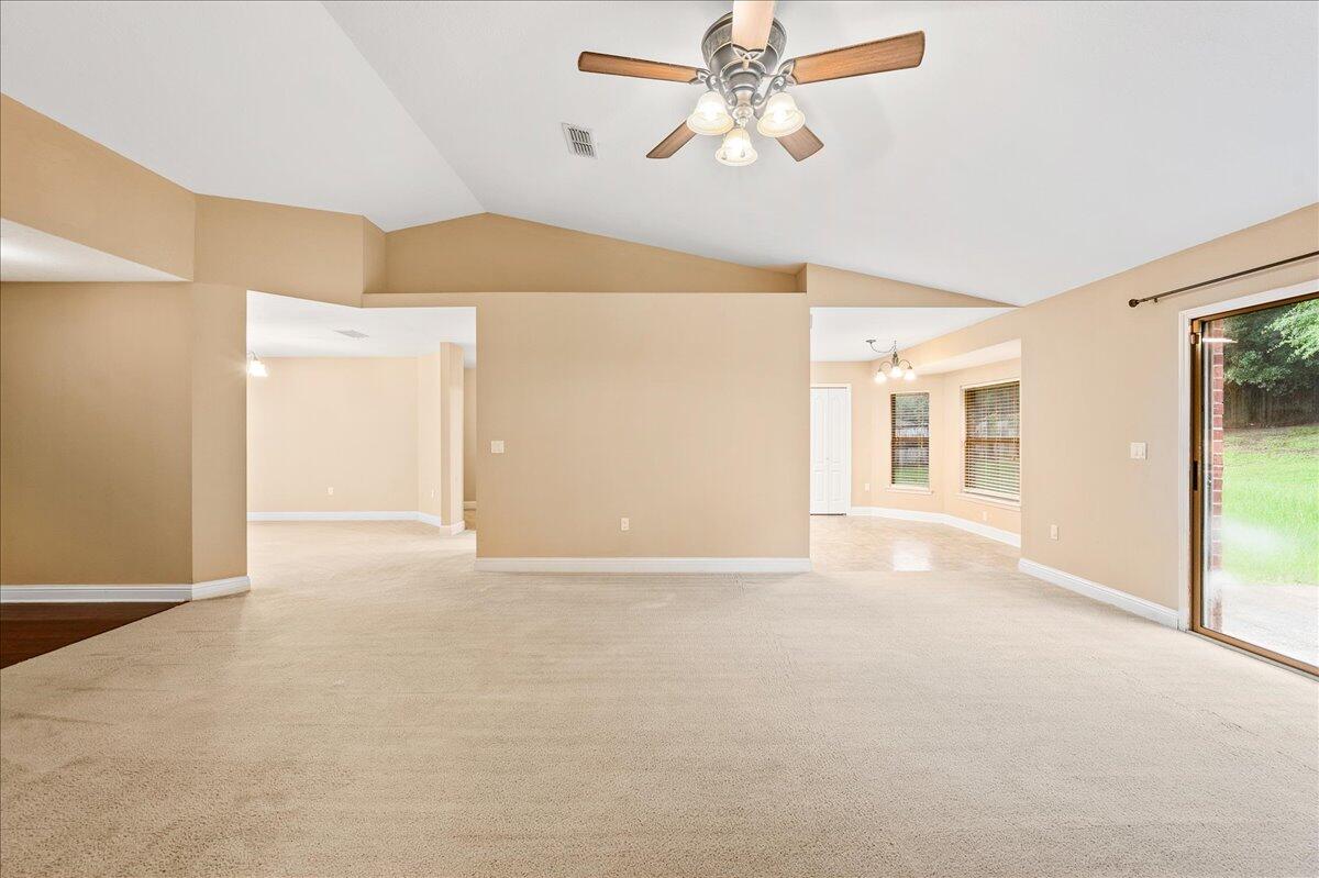 SILVER SPRINGS EST - Residential