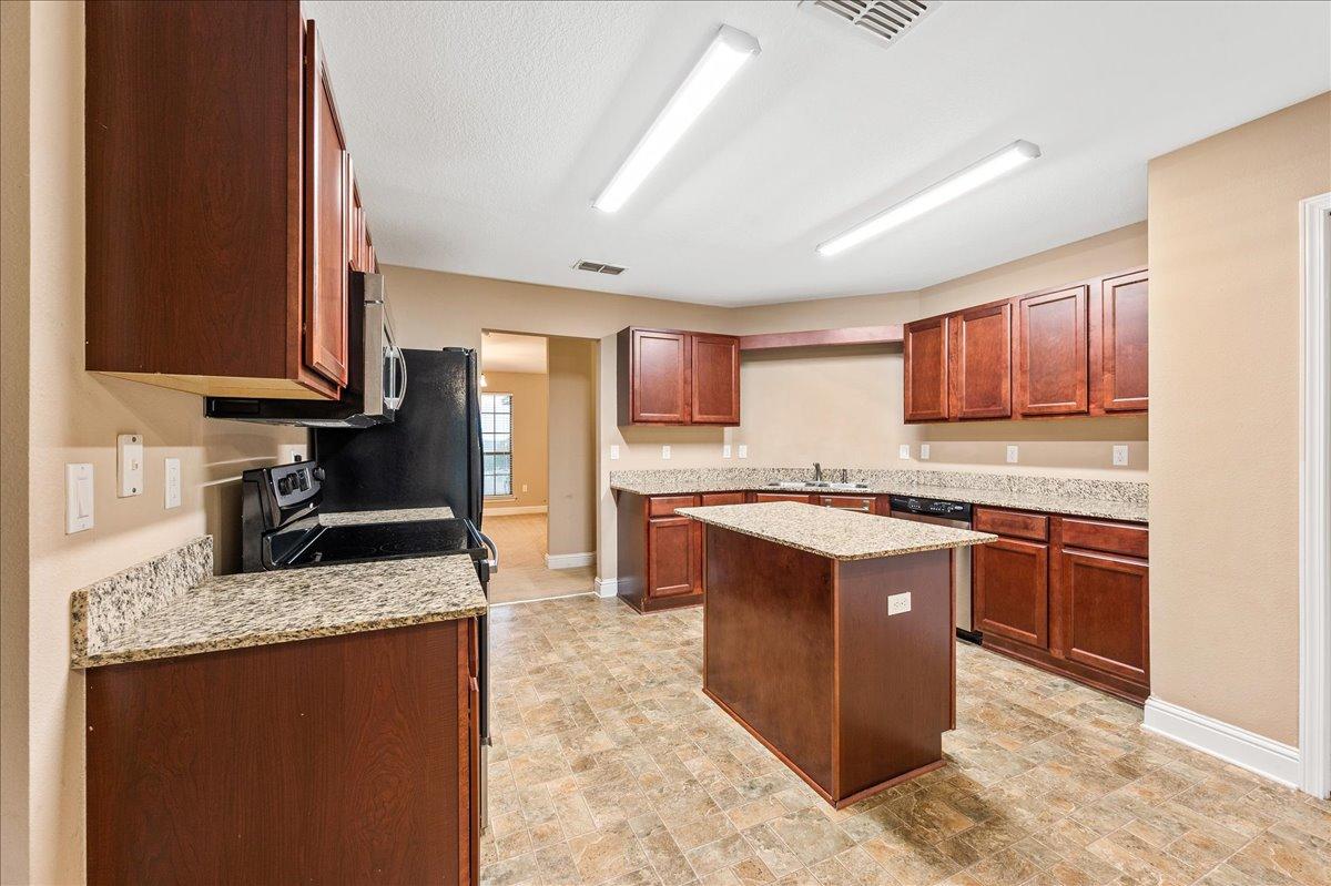 SILVER SPRINGS EST - Residential