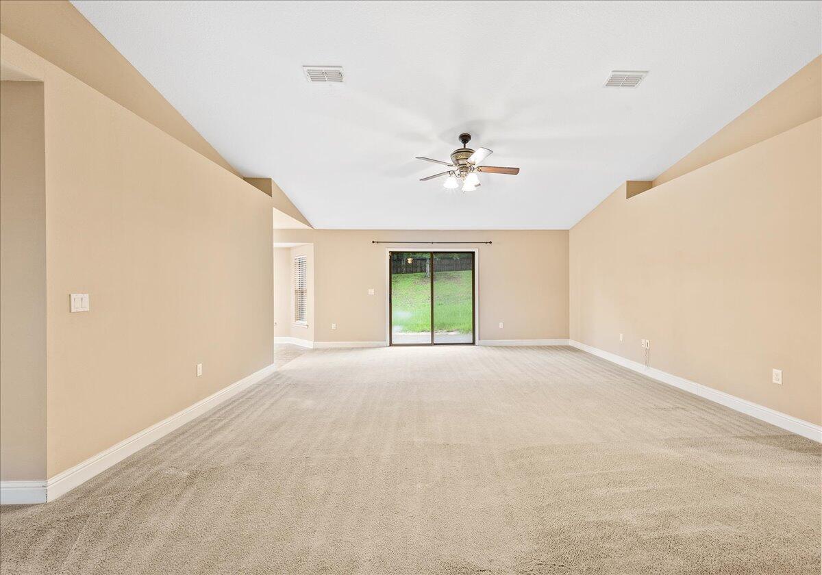 SILVER SPRINGS EST - Residential