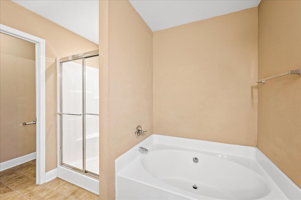 SILVER SPRINGS EST - Residential