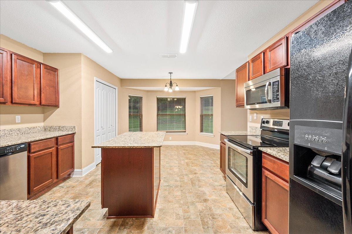 SILVER SPRINGS EST - Residential