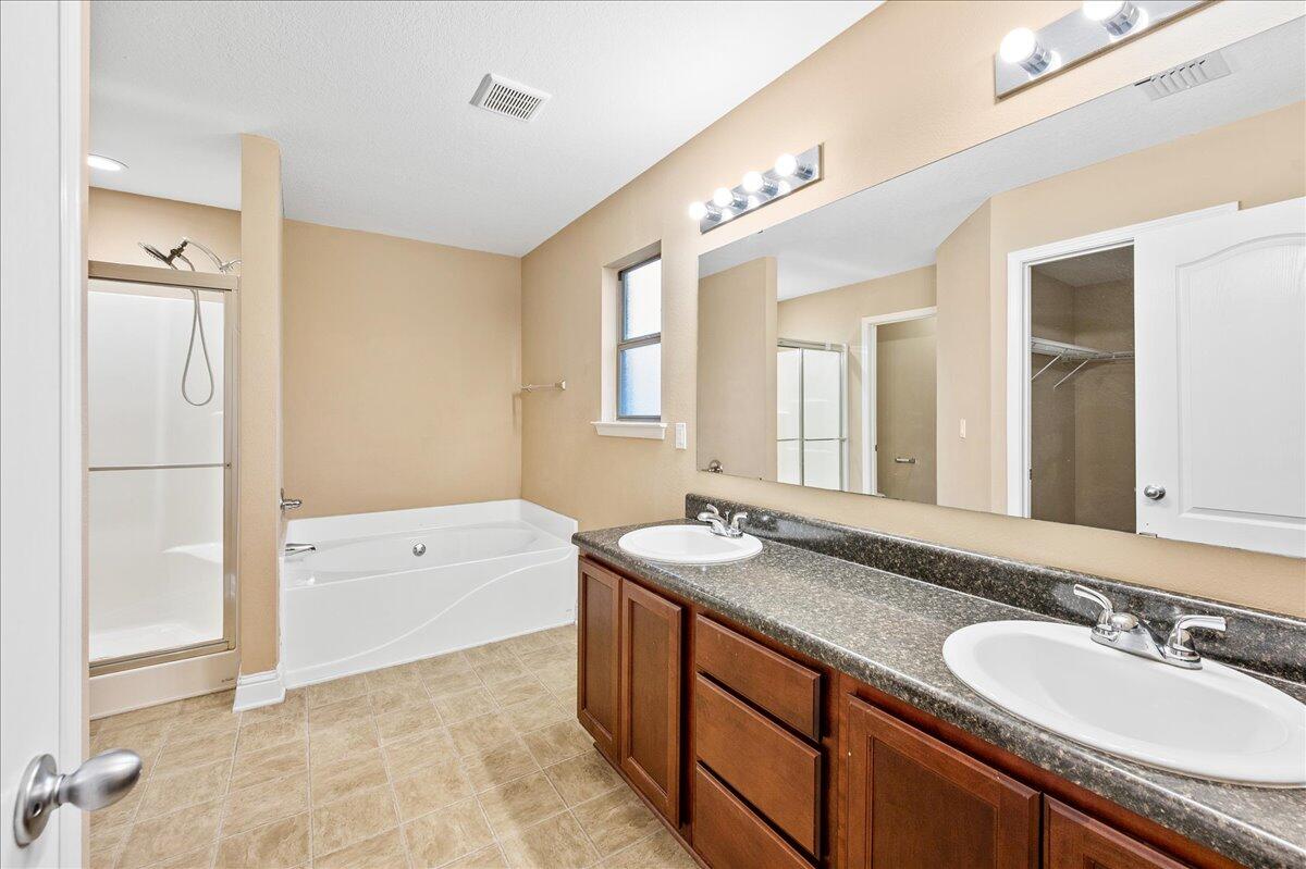 SILVER SPRINGS EST - Residential