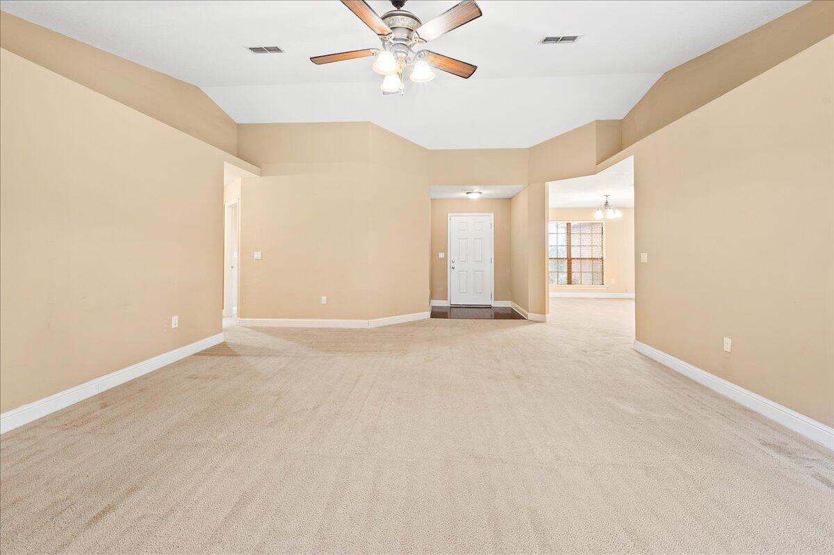 SILVER SPRINGS EST - Residential