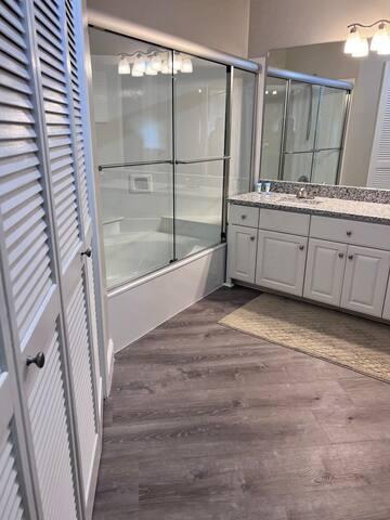 BAY VILLAS CONDOS - Residential Lease