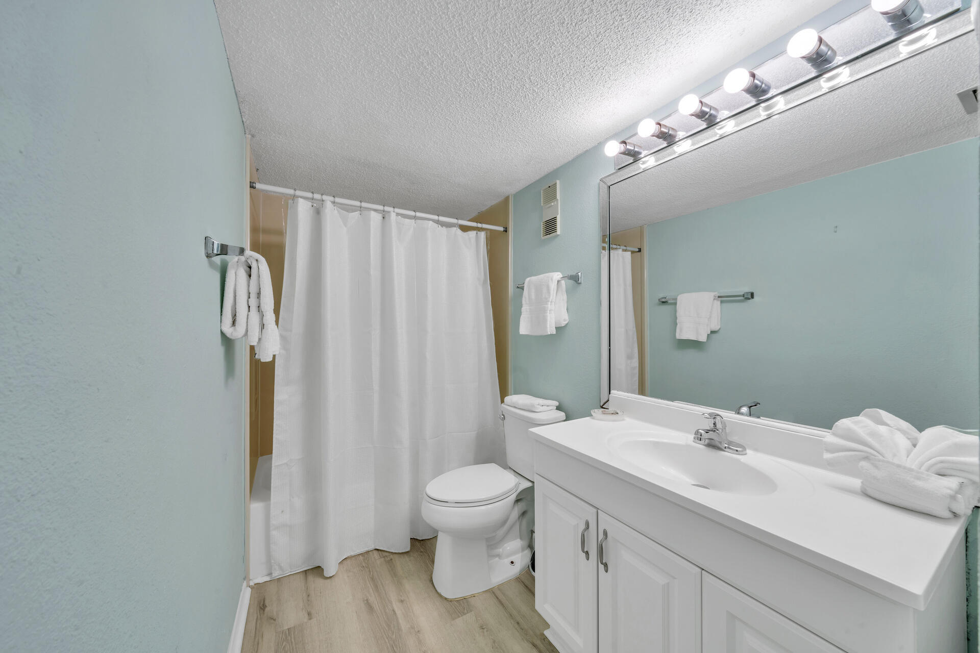 ISLAND ECHO CONDO - Residential