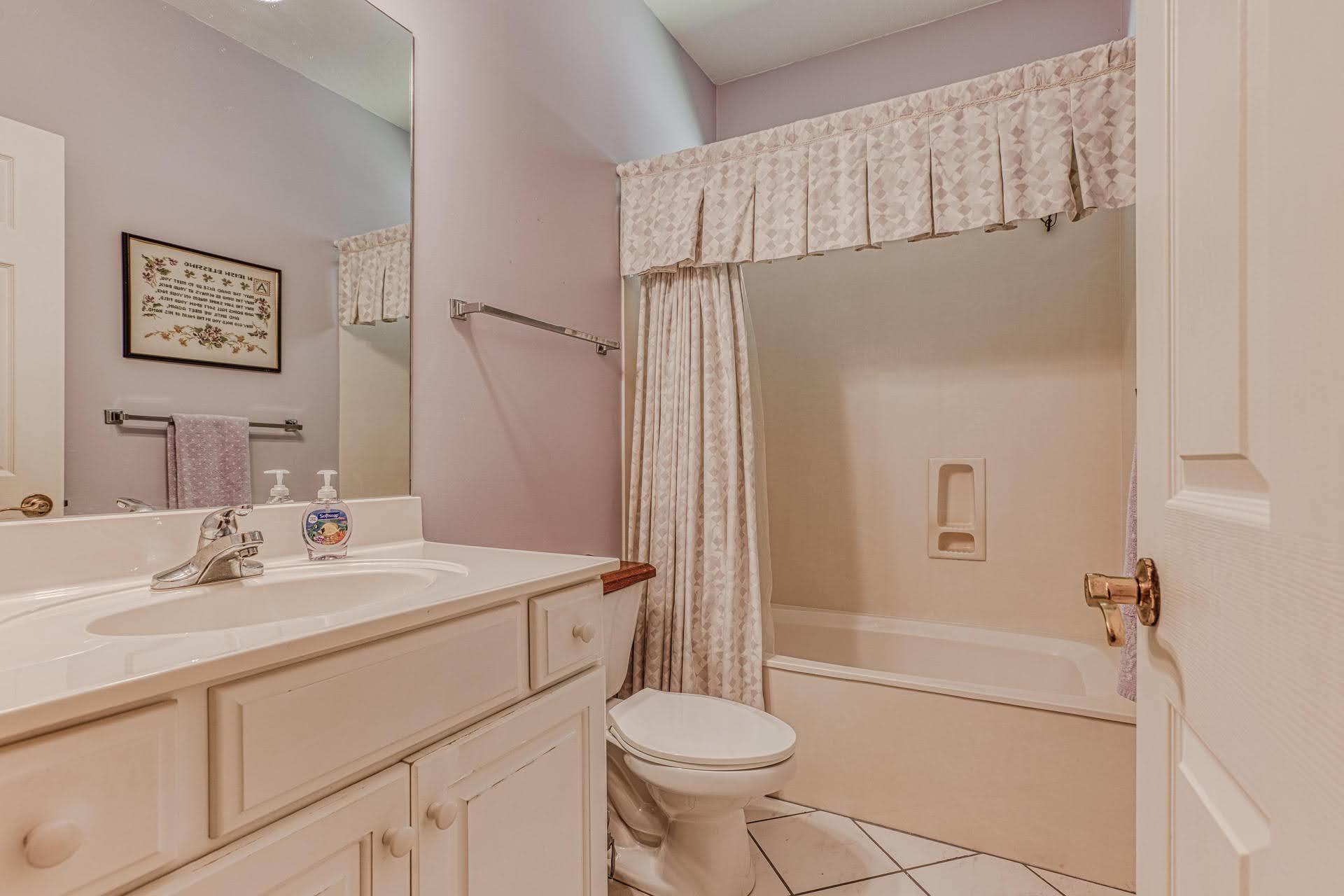 ROCKY BAYOU COUNTRY CLUB ESTATES 9 - Residential