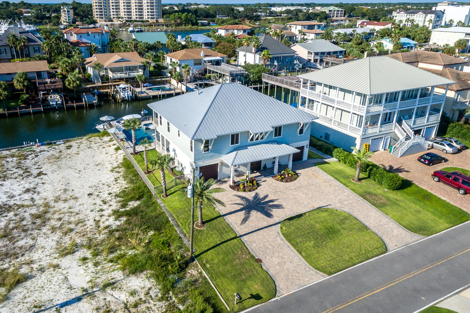 HOLIDAY ISLE - Residential