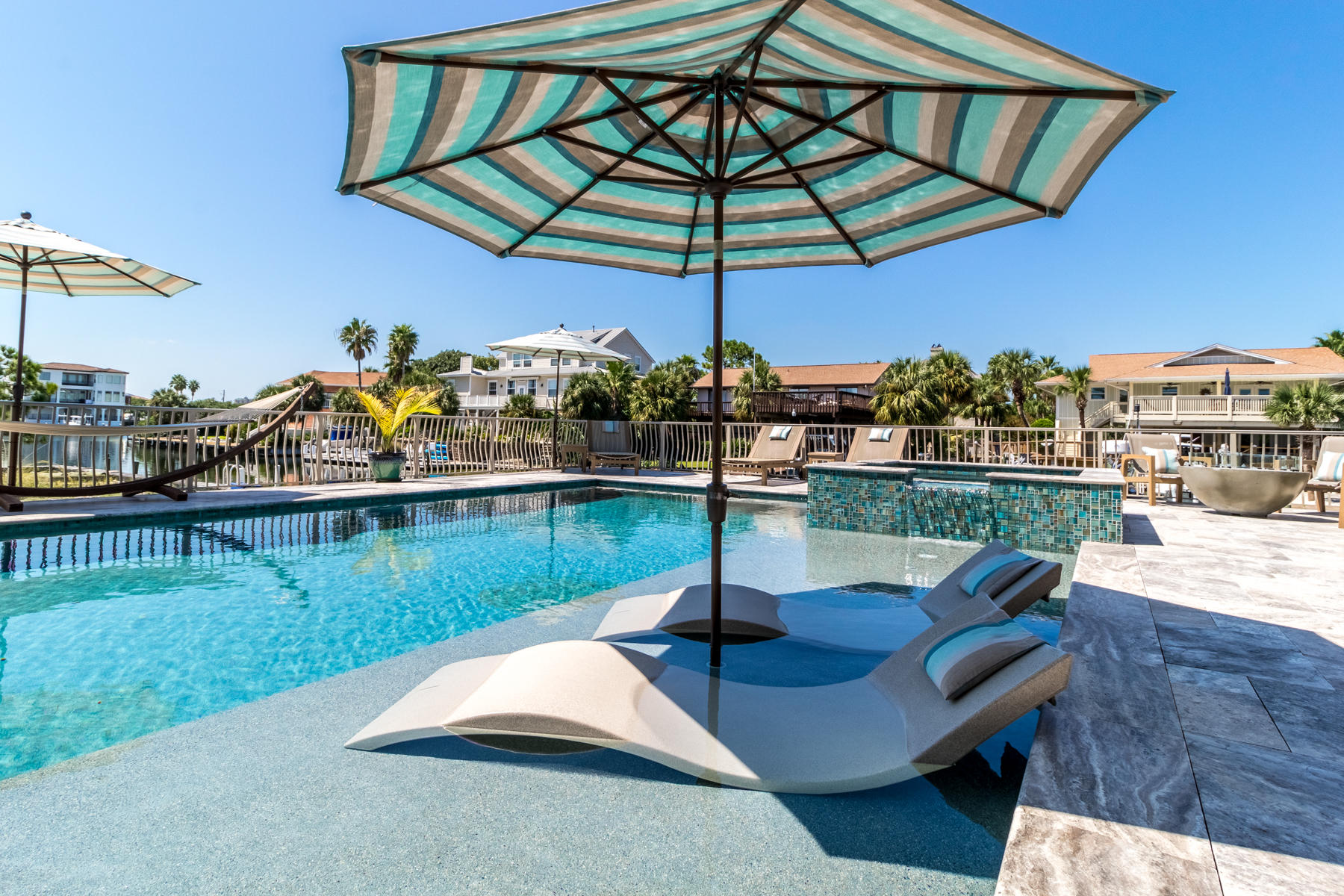 HOLIDAY ISLE - Residential