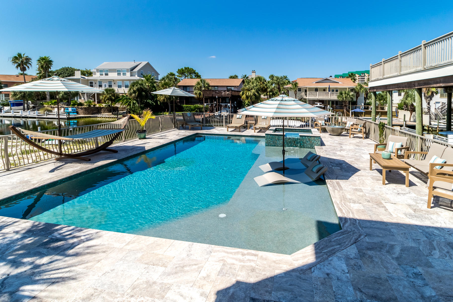 HOLIDAY ISLE - Residential