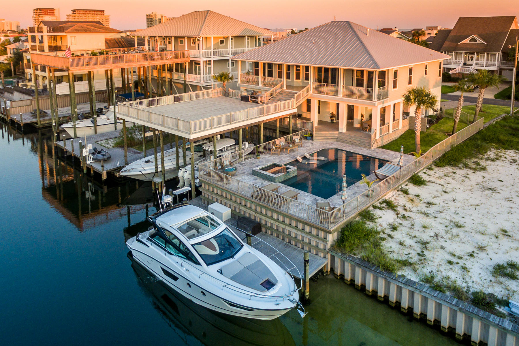 HOLIDAY ISLE - Residential