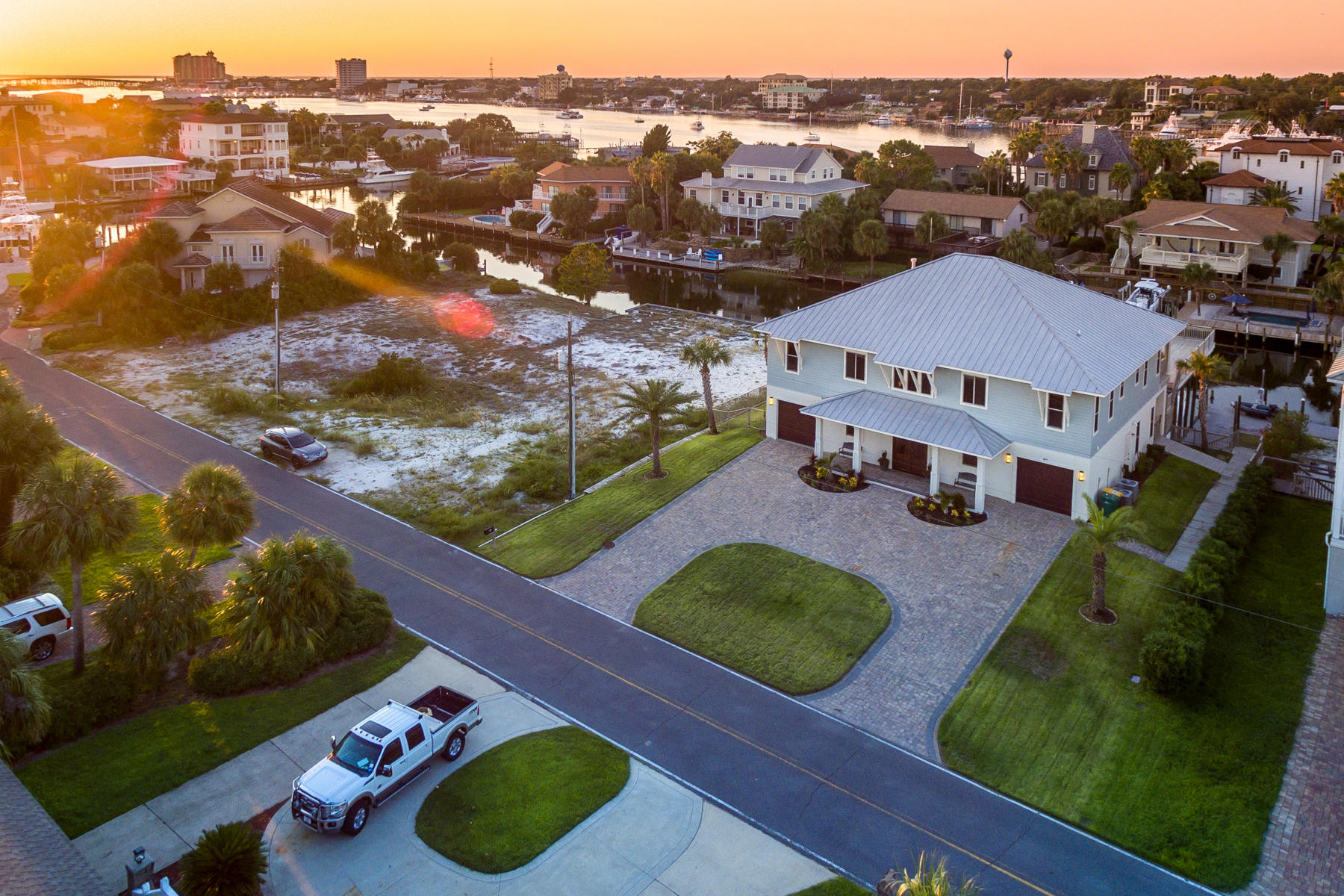 HOLIDAY ISLE - Residential