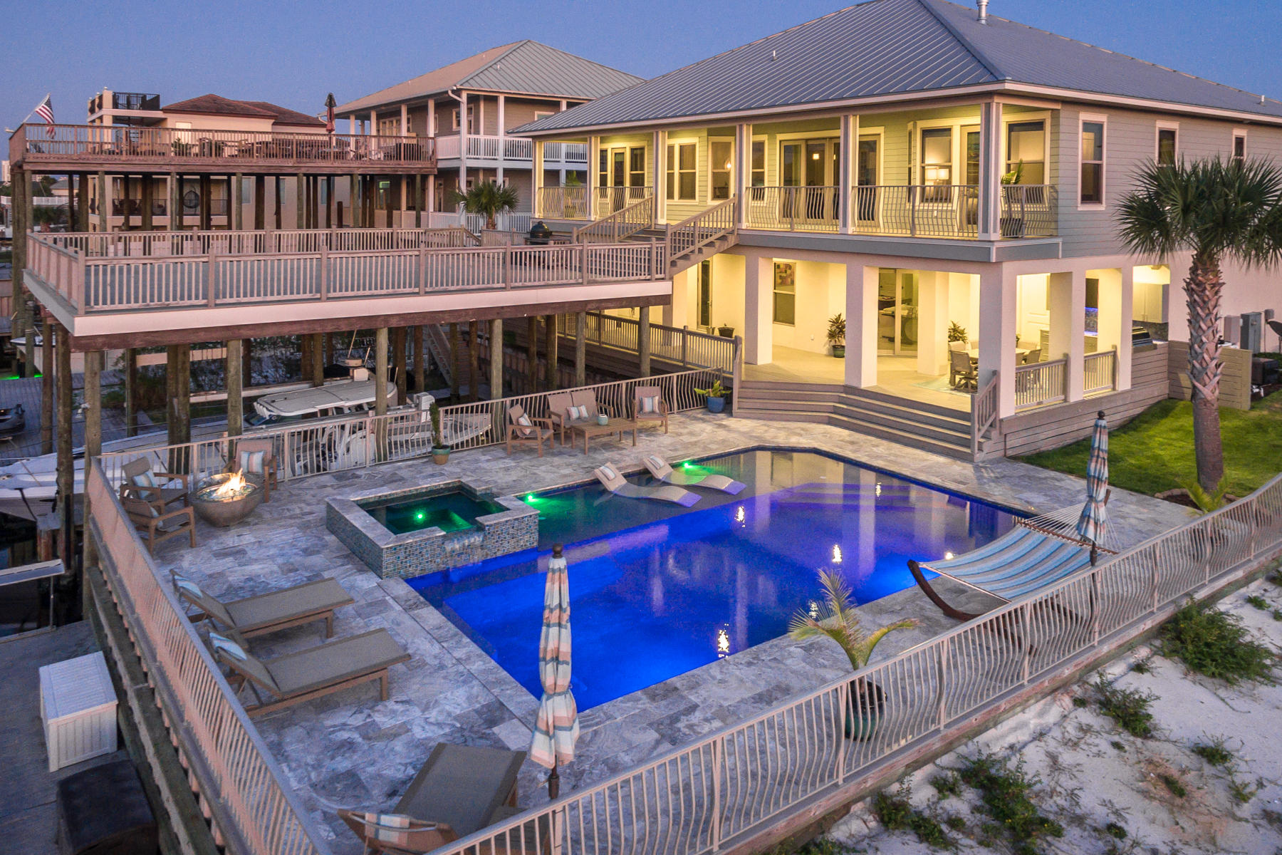 HOLIDAY ISLE - Residential
