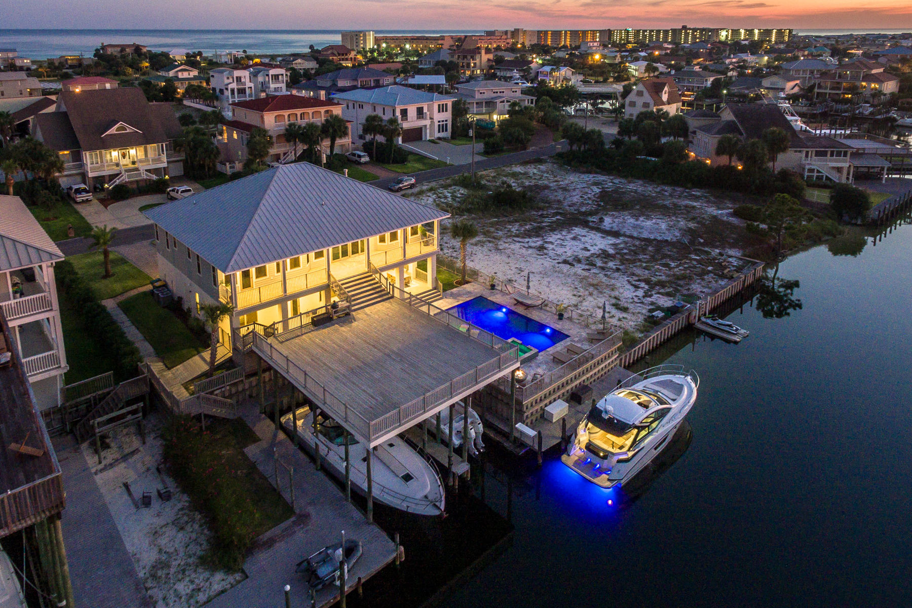 HOLIDAY ISLE - Residential