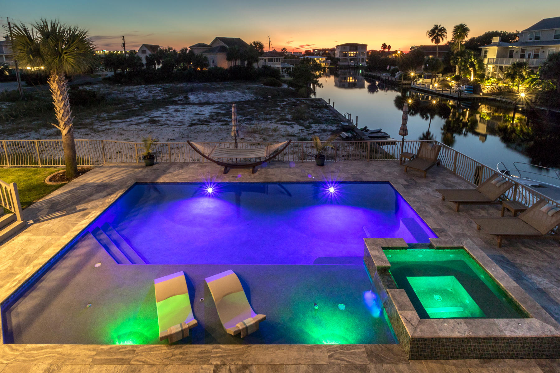 HOLIDAY ISLE - Residential