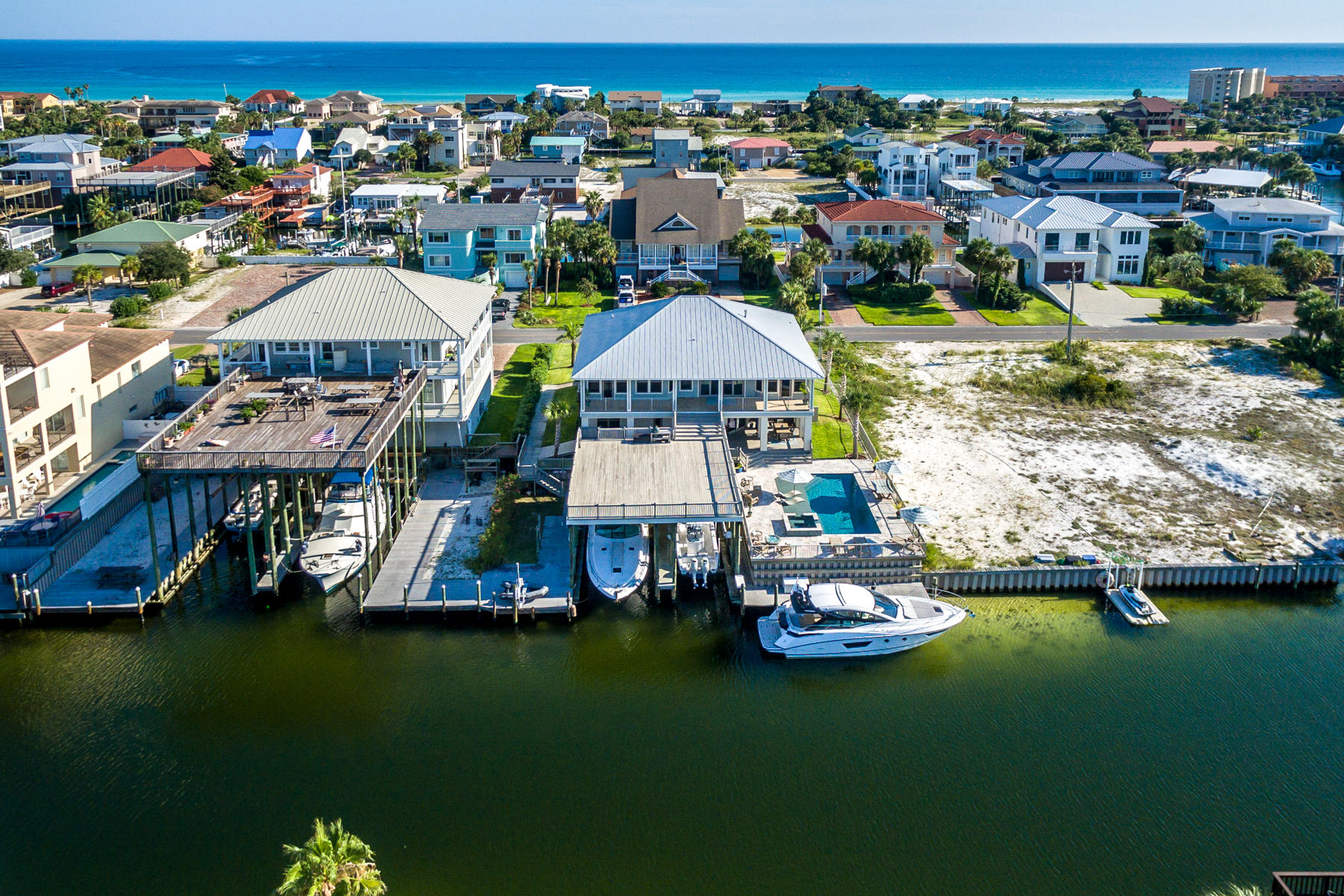 HOLIDAY ISLE - Residential