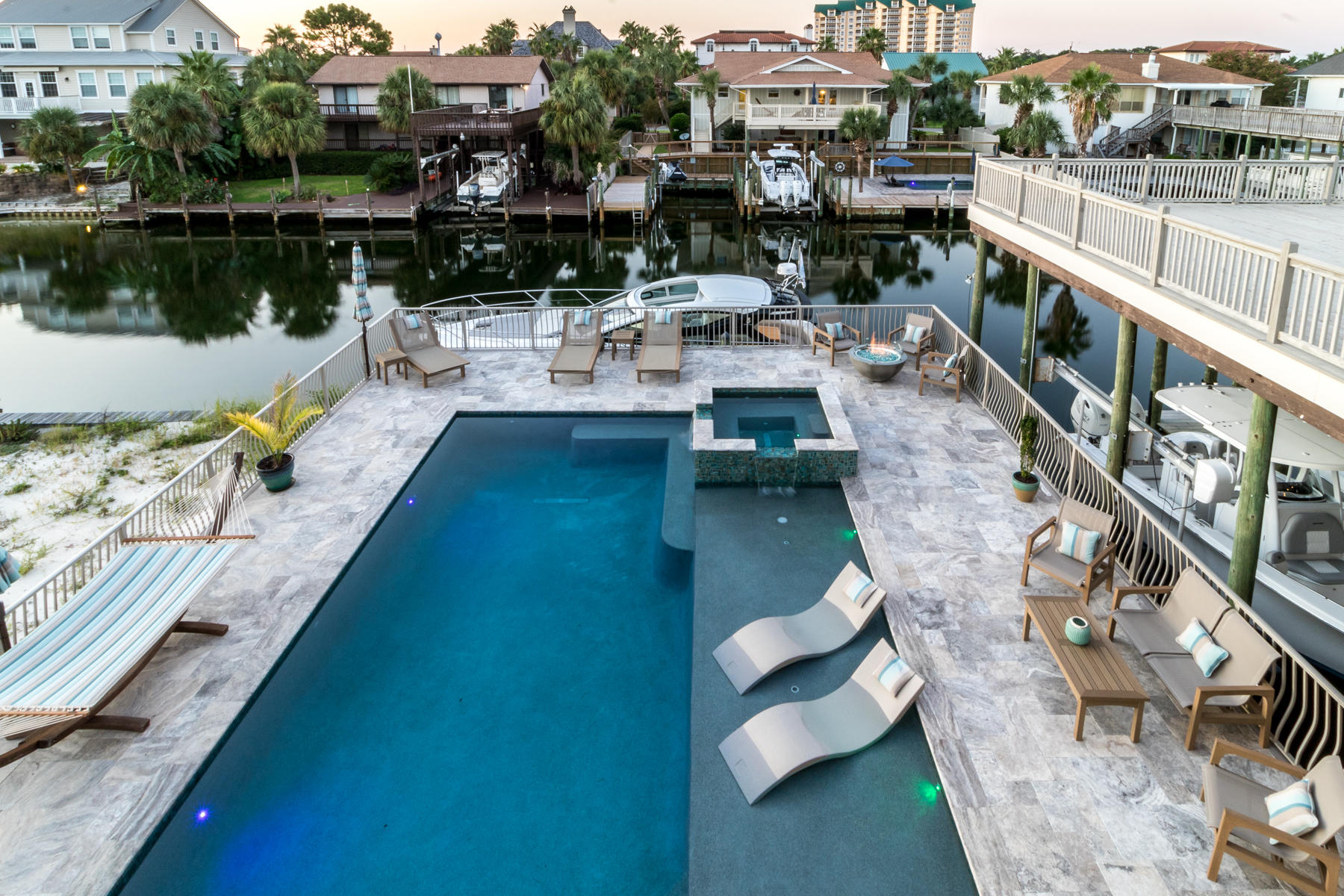 HOLIDAY ISLE - Residential