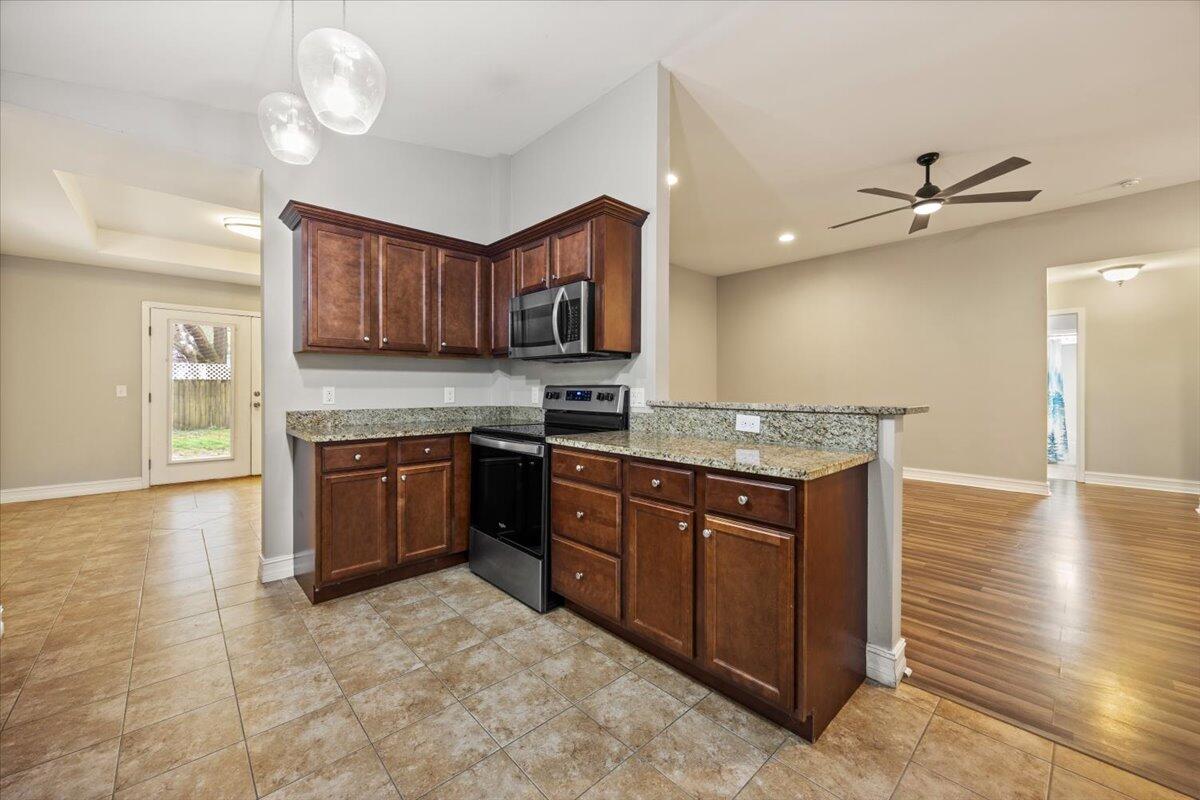 RIVER OAKS - Residential