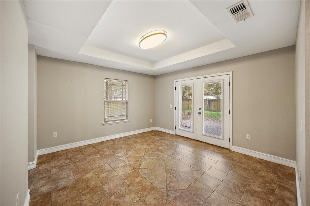 RIVER OAKS - Residential