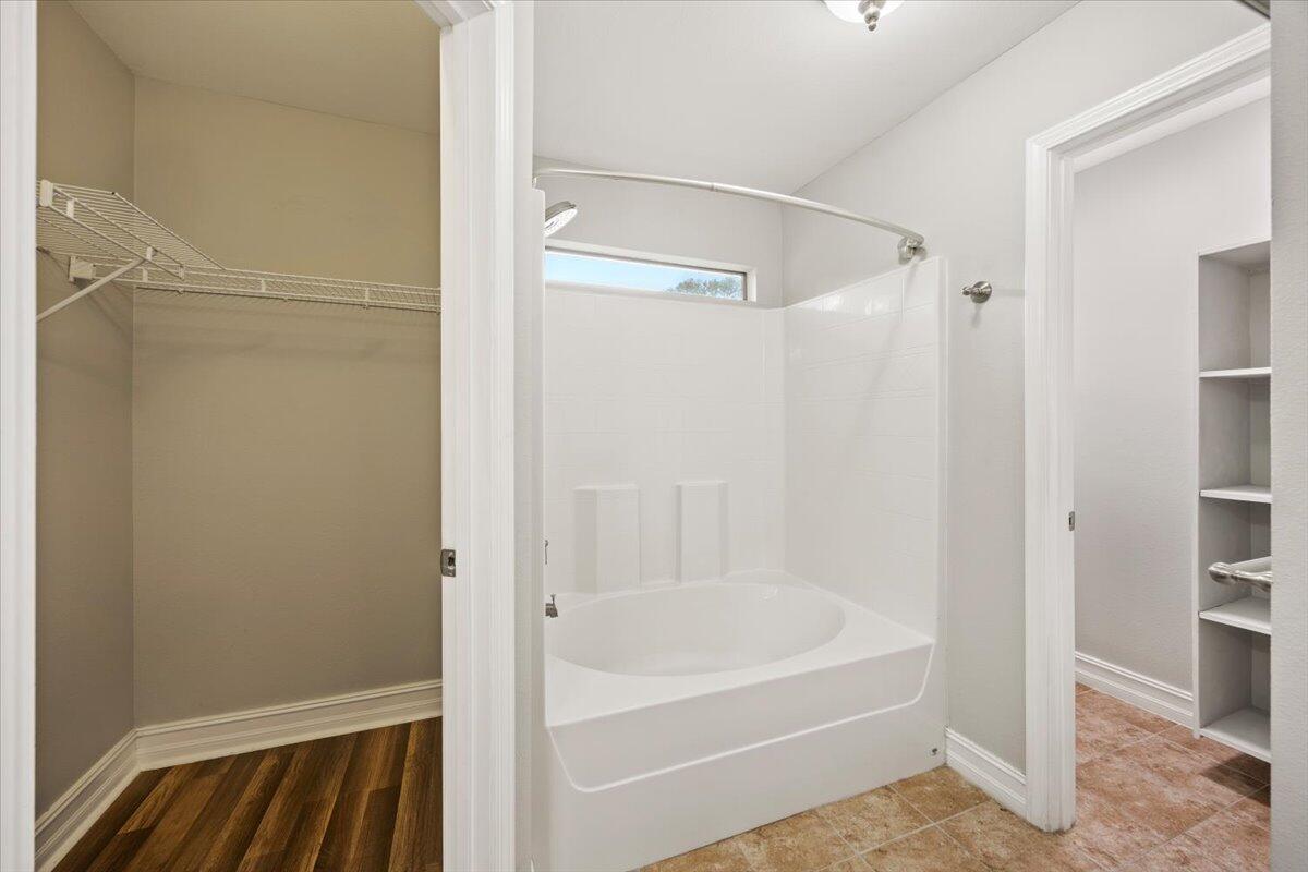 RIVER OAKS - Residential