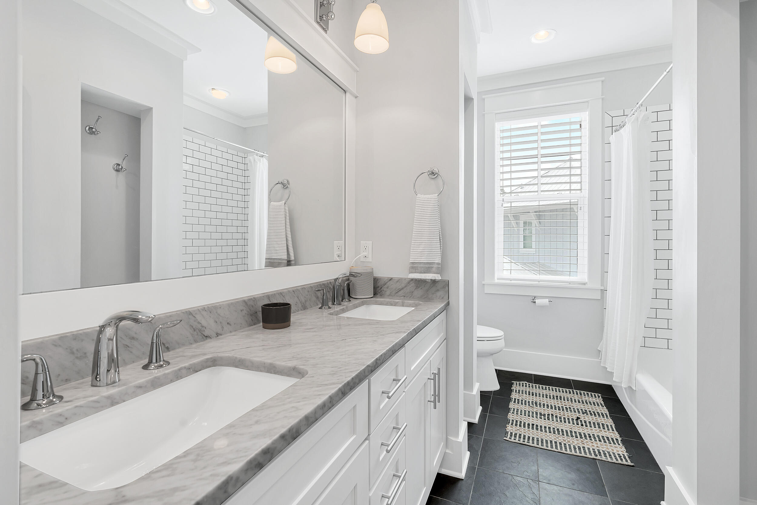 FOREST LAKES - Residential