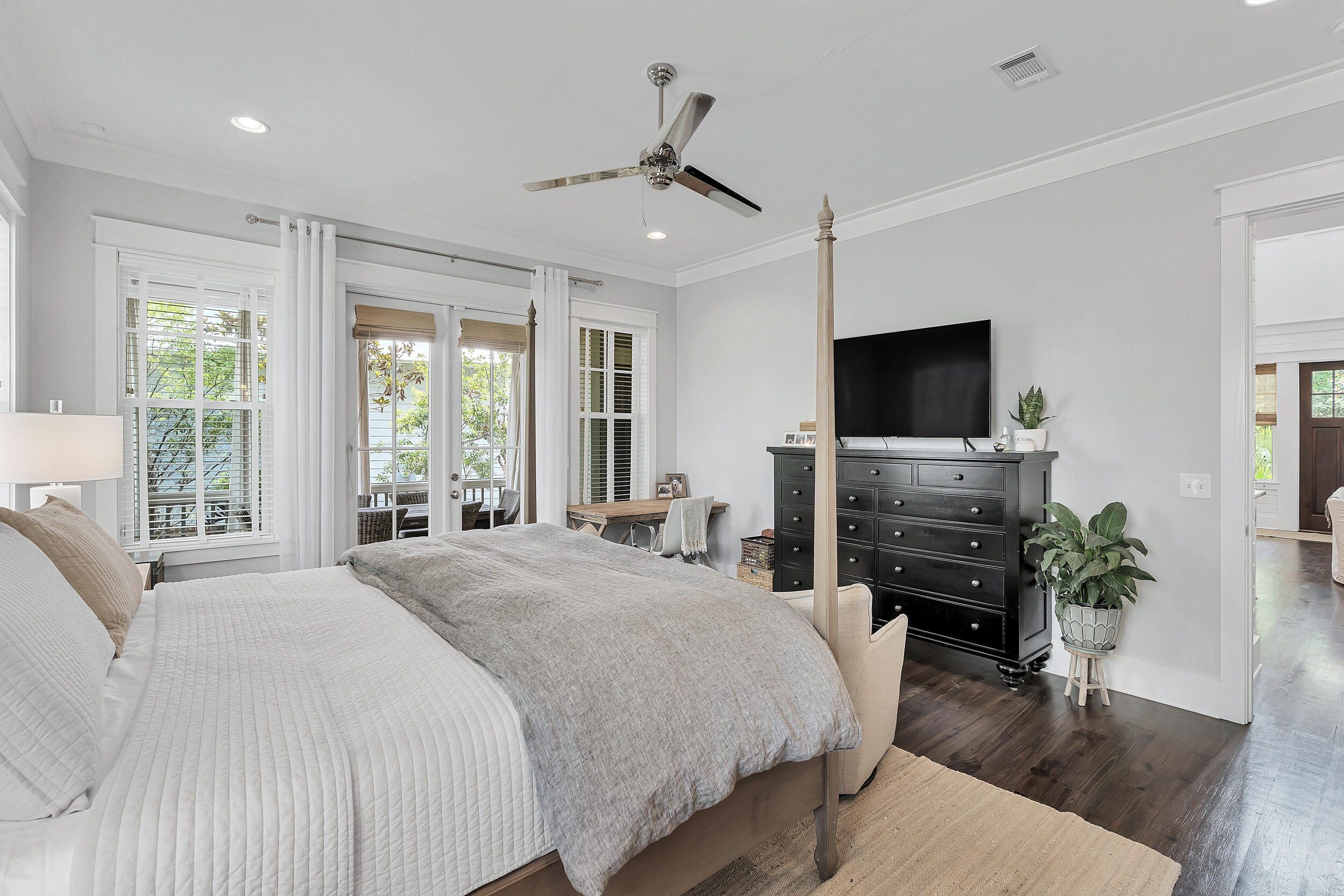 FOREST LAKES - Residential