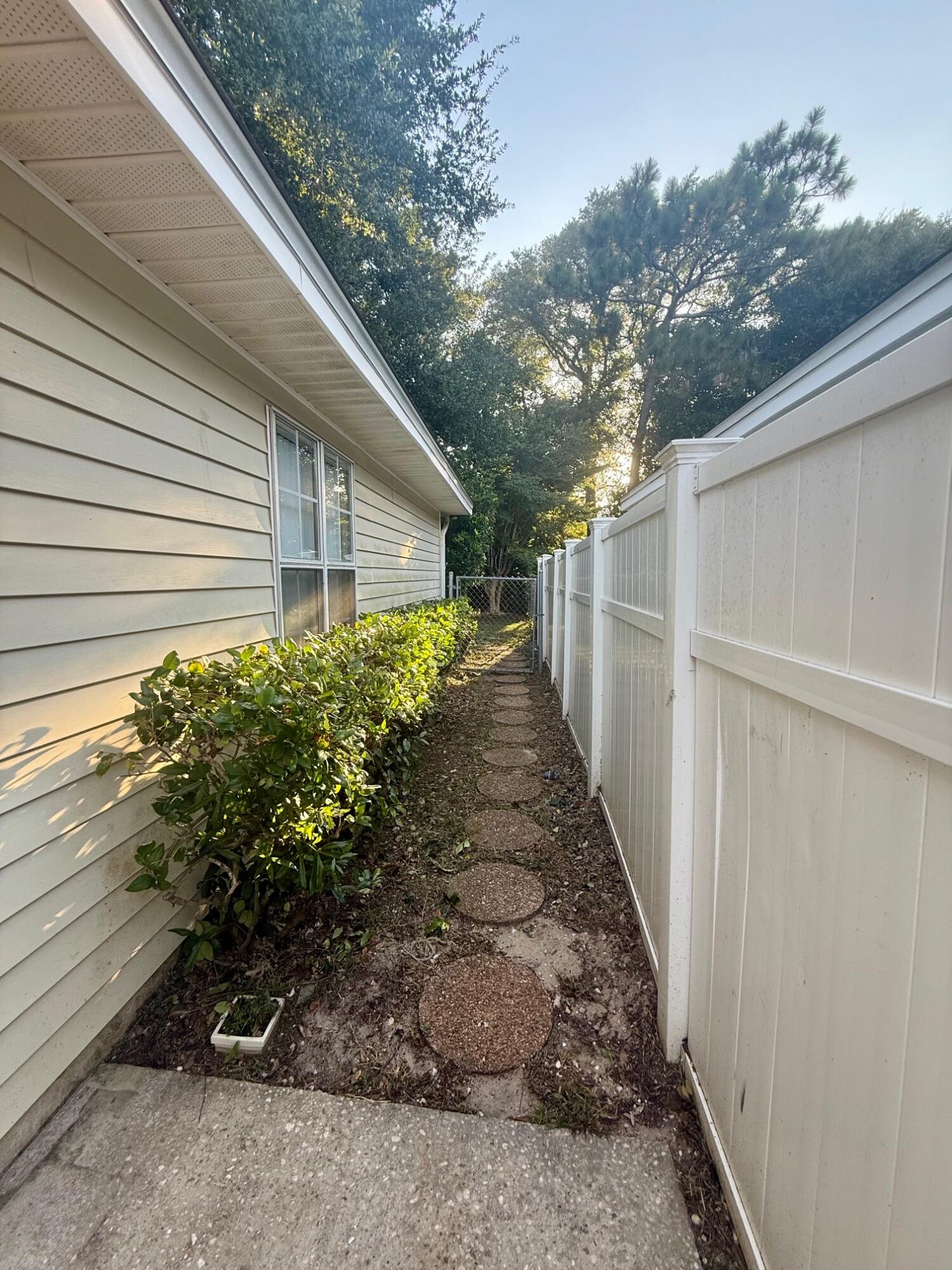 CARMEL VILLAGE T/H - Residential Lease