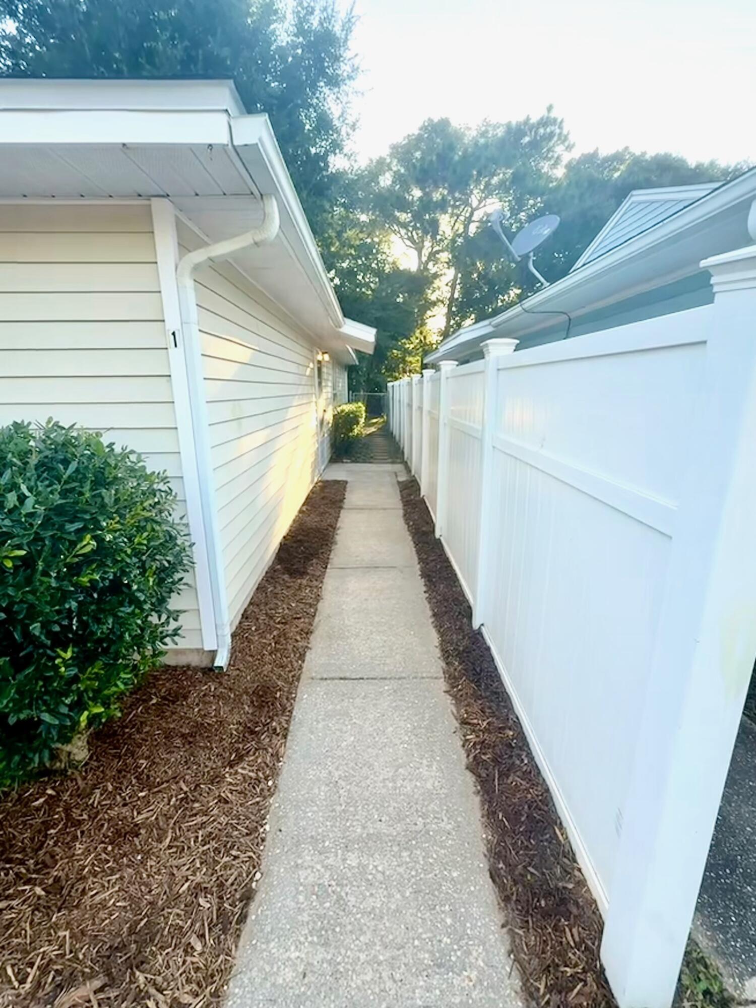 CARMEL VILLAGE T/H - Residential Lease