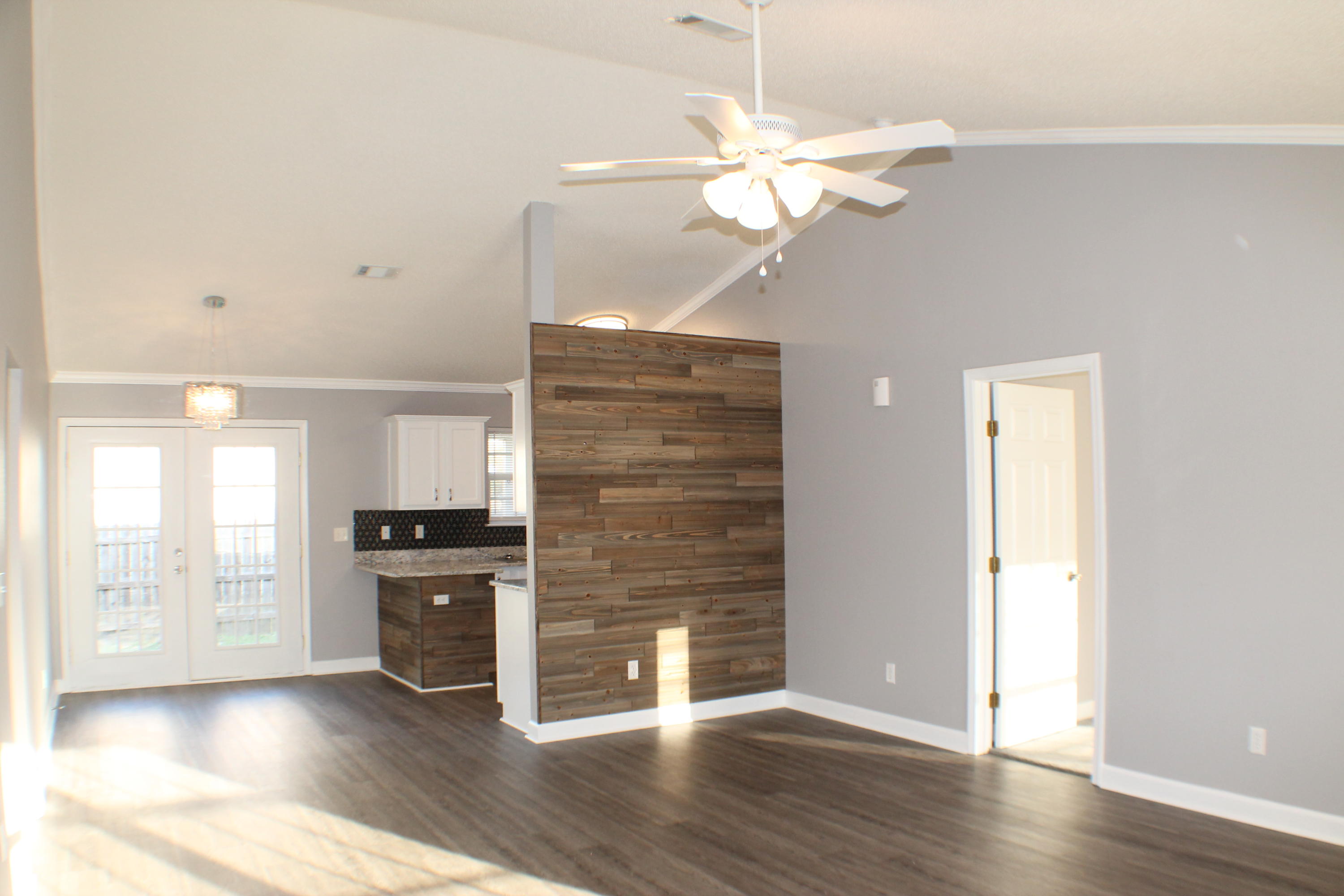 TRIPLE LAKES ESTATES - Residential