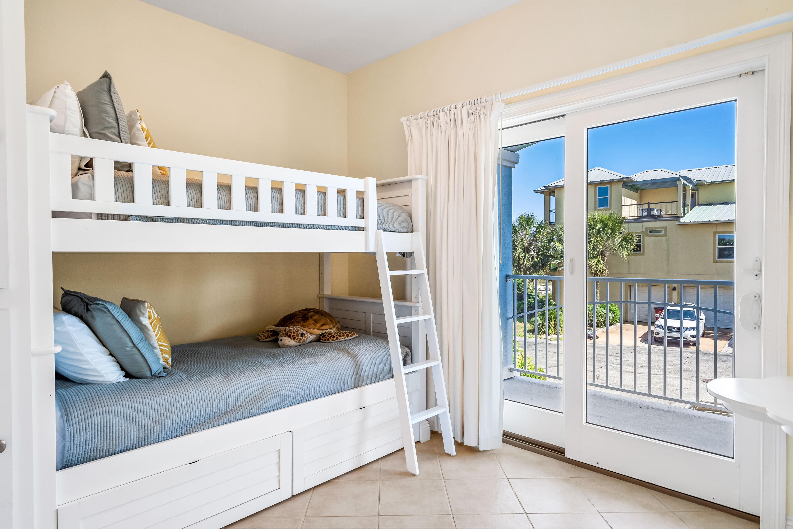 CARIBBEAN ISLES - Residential