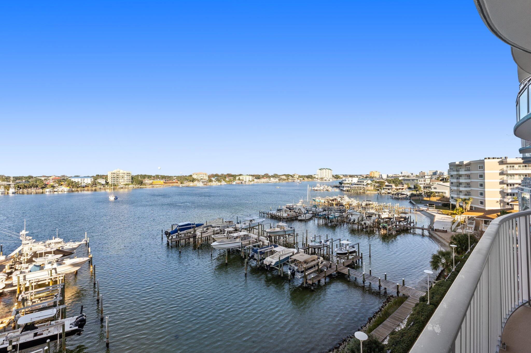 HARBOR LIGHTS - Residential