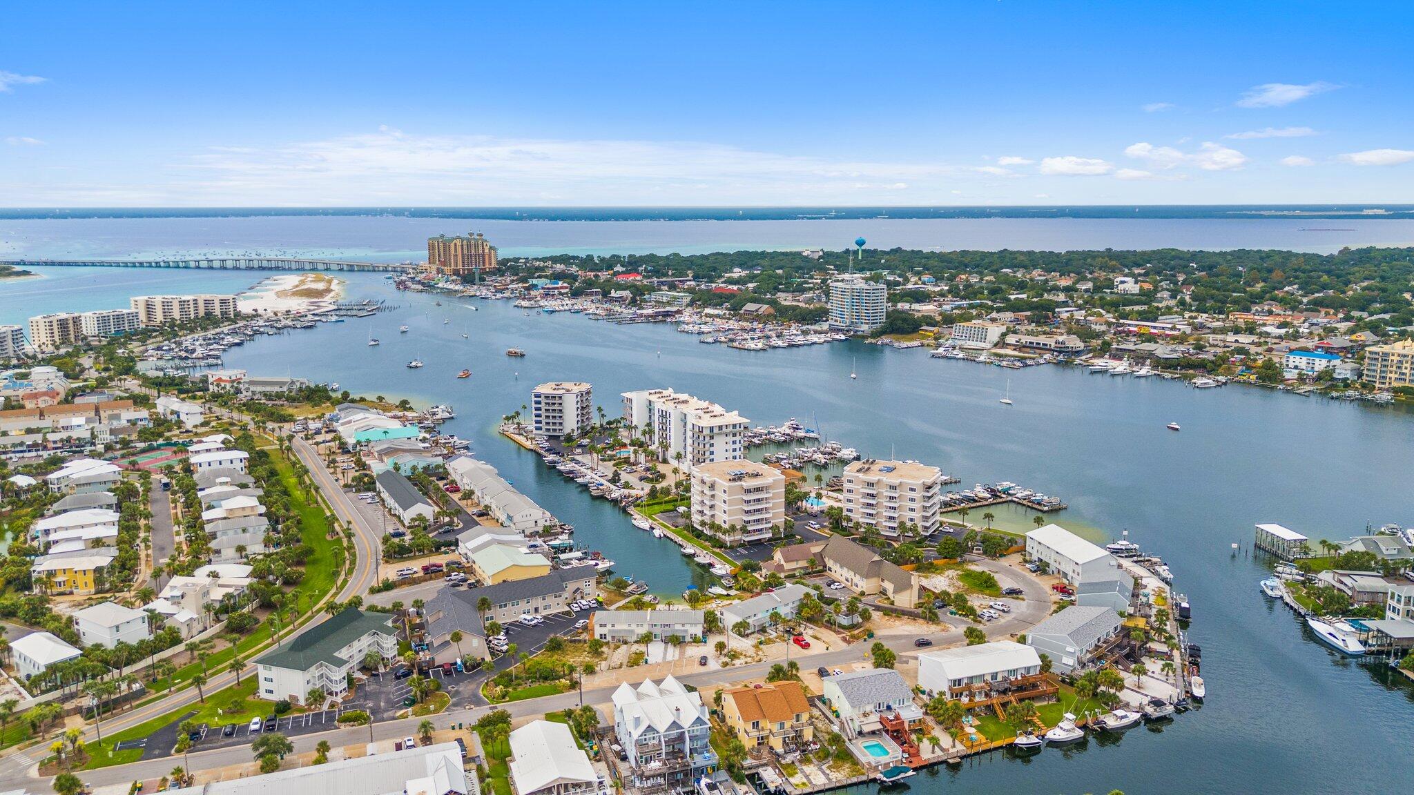 HARBOR LIGHTS - Residential