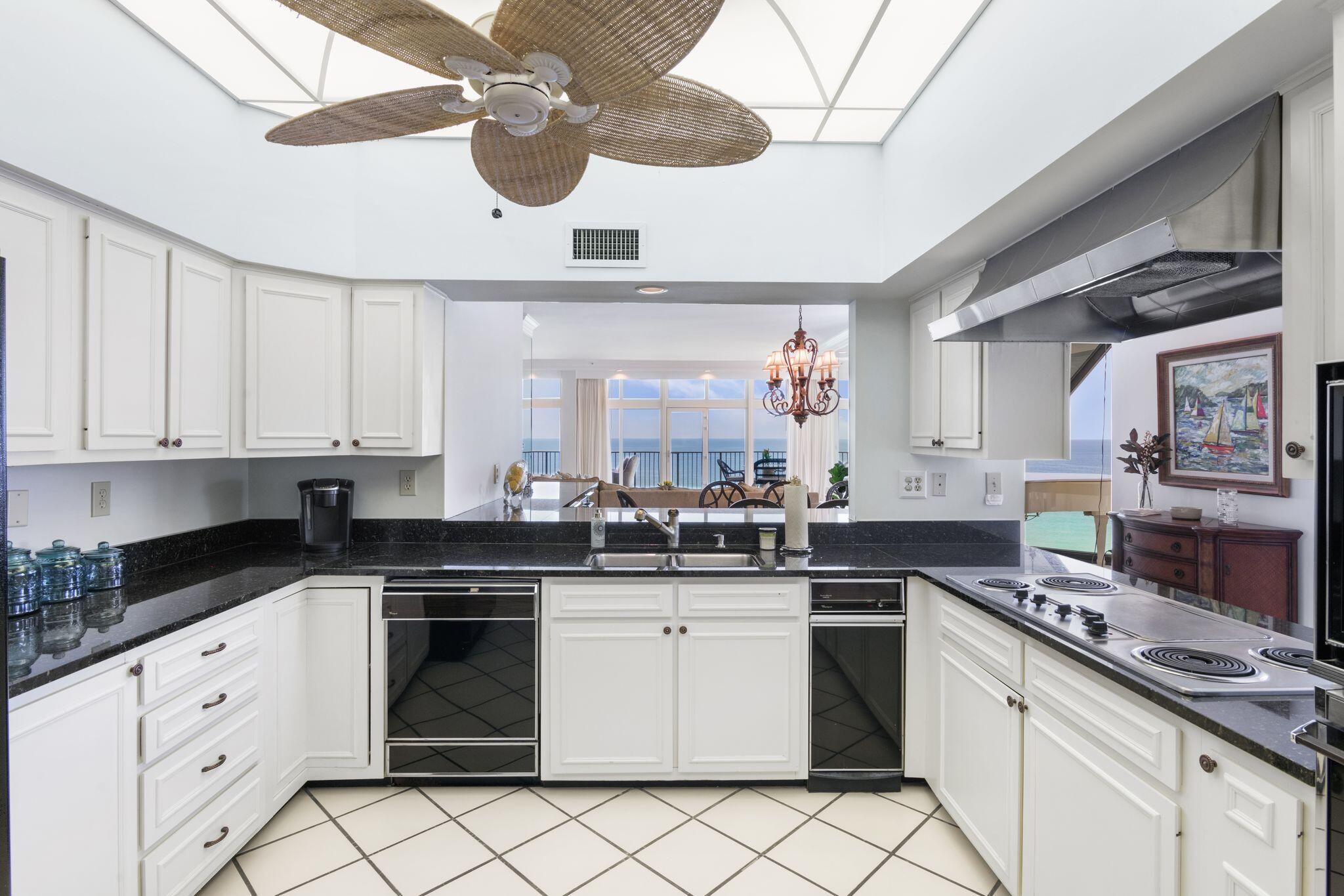 REGENCY TOWERS - Residential
