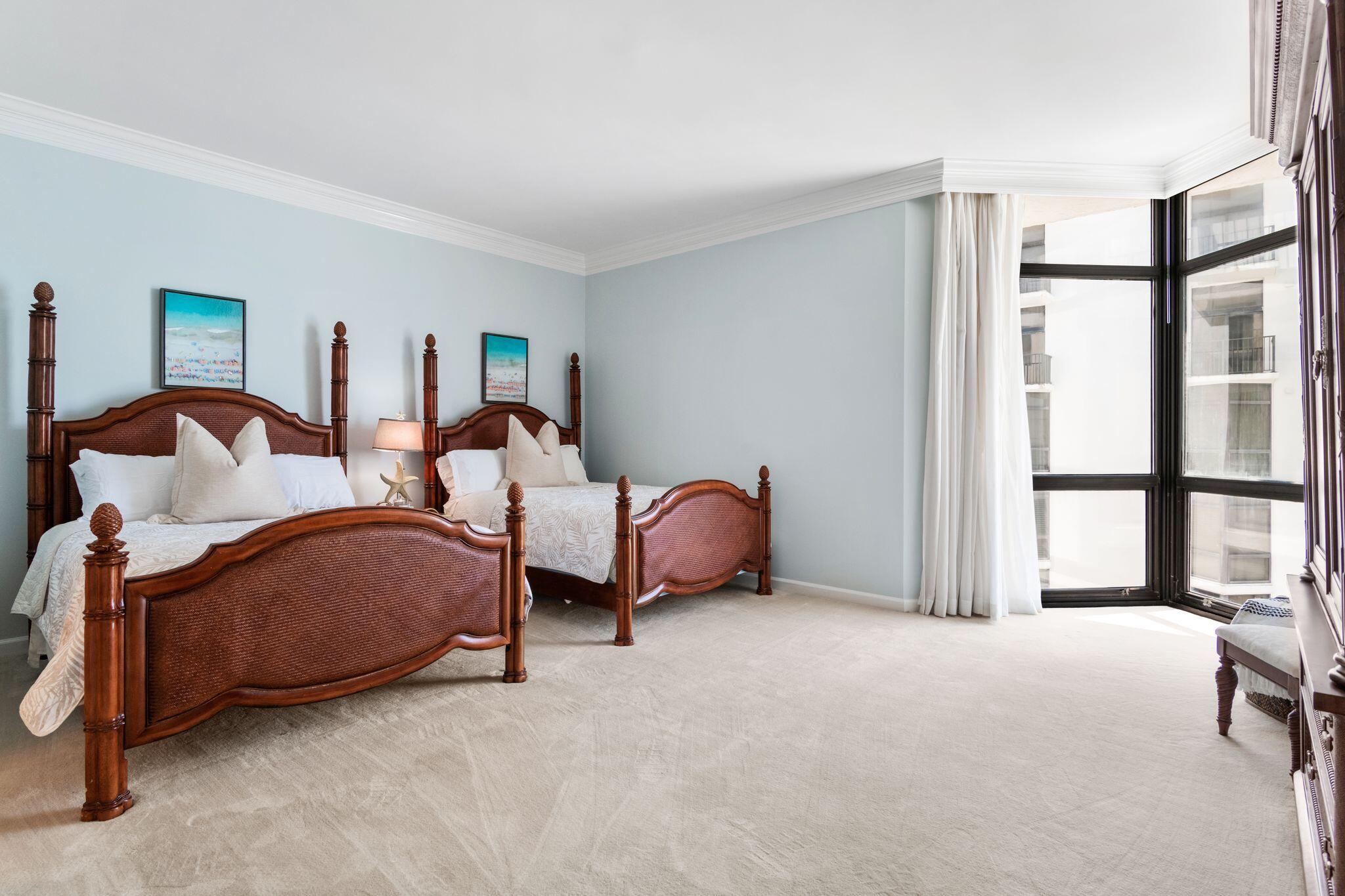 REGENCY TOWERS - Residential