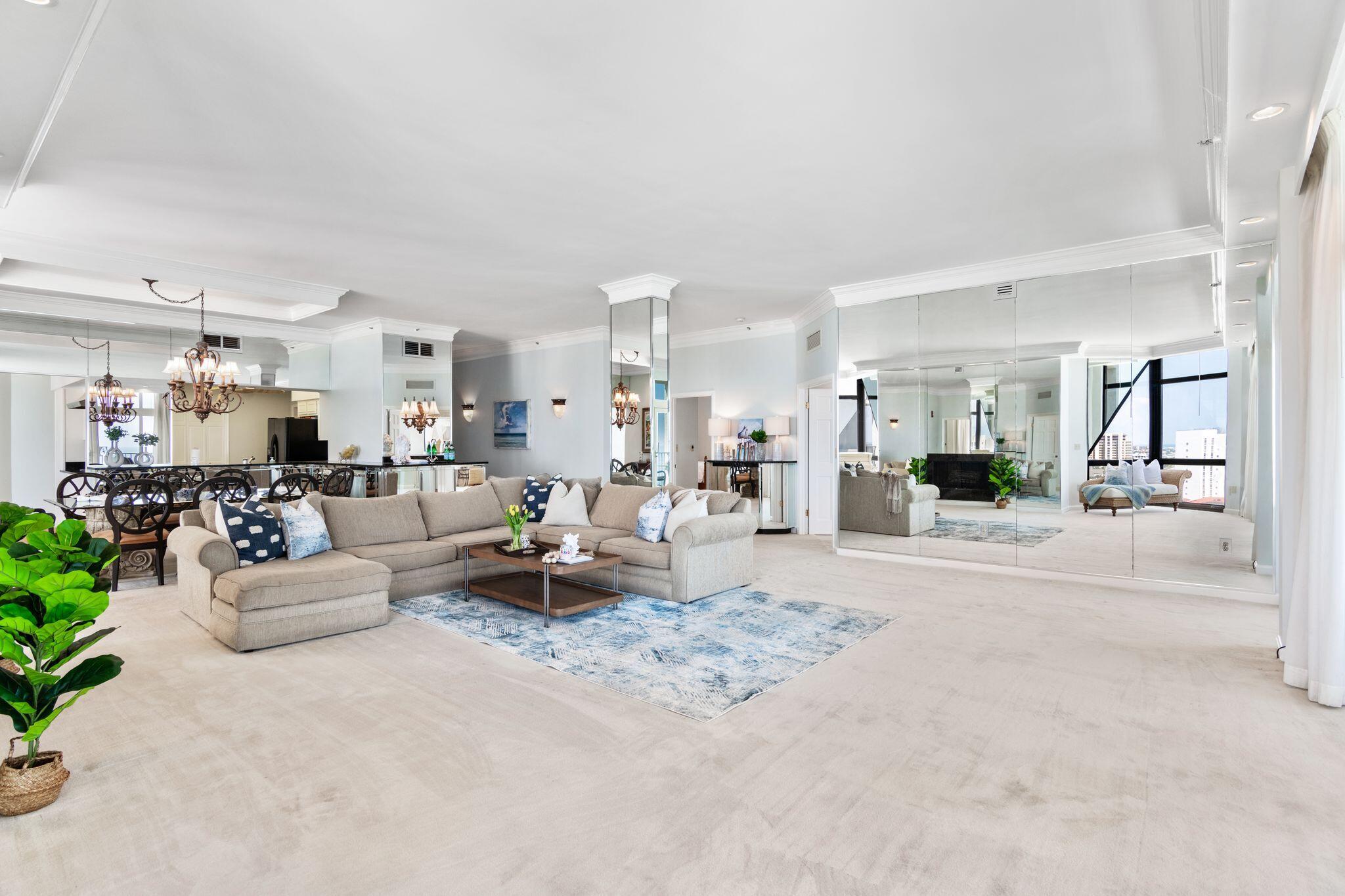 REGENCY TOWERS - Residential