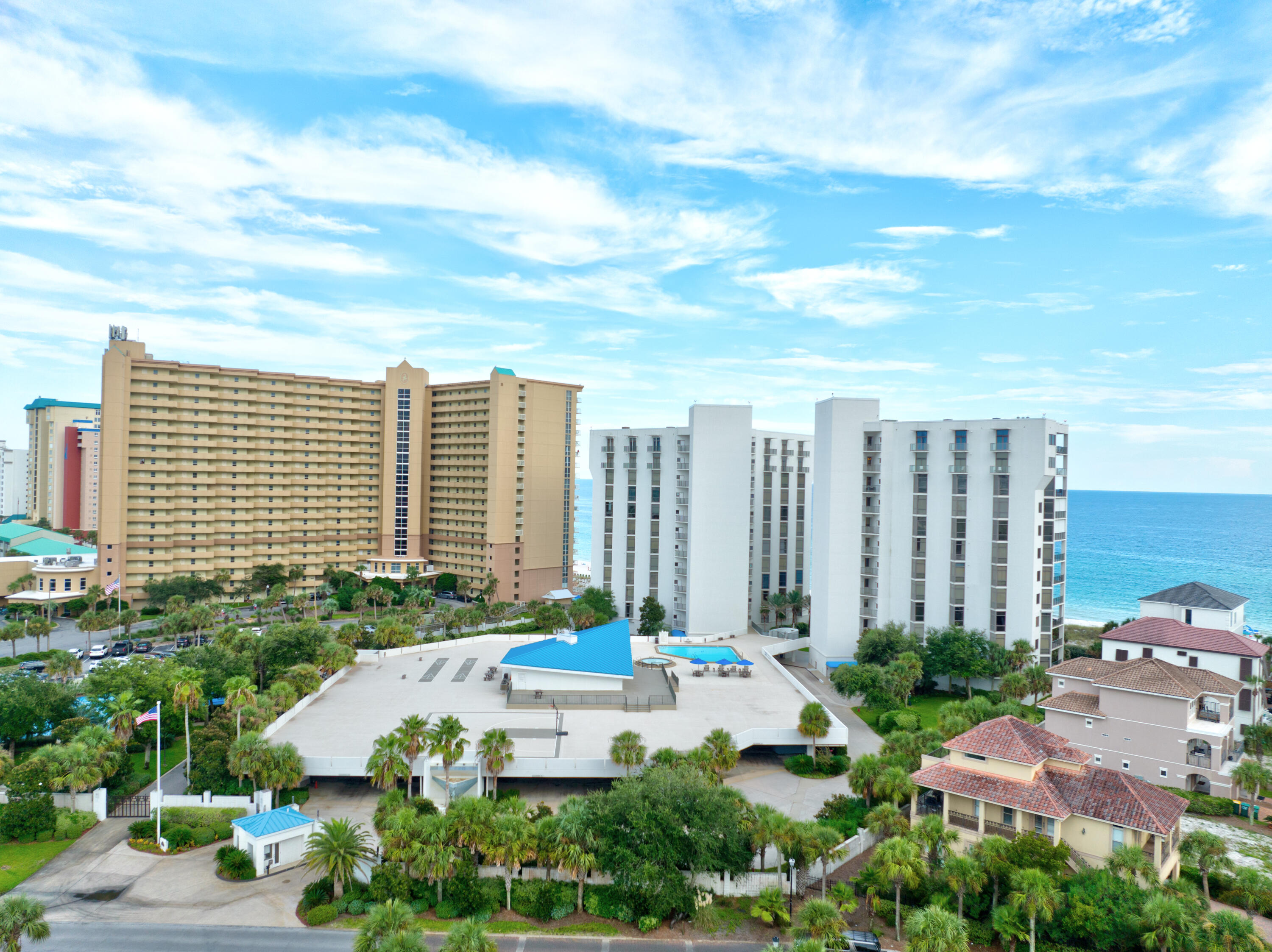 REGENCY TOWERS - Residential