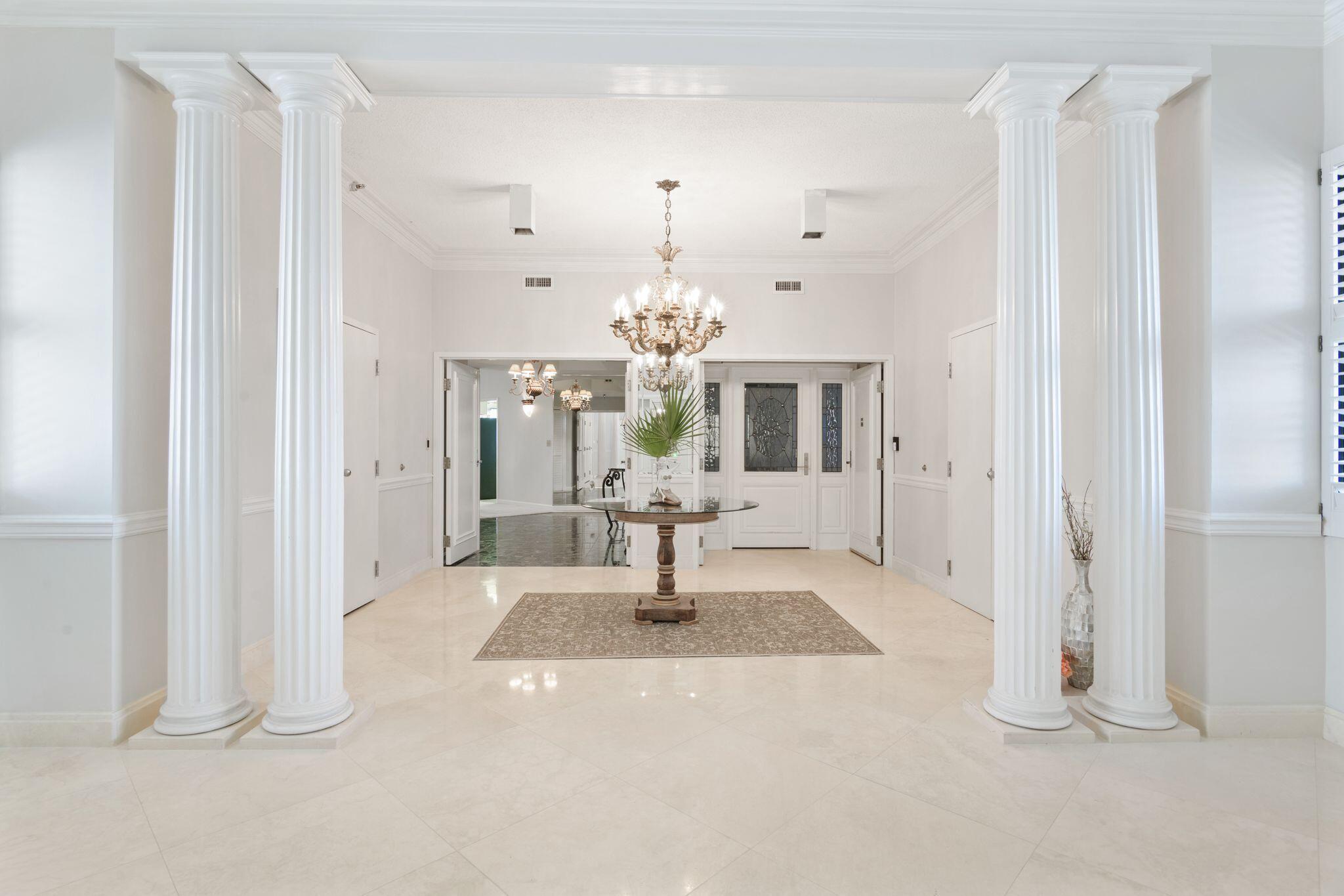 REGENCY TOWERS - Residential