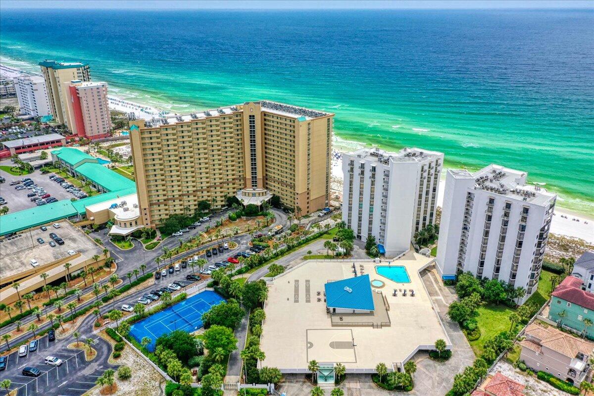 REGENCY TOWERS - Residential