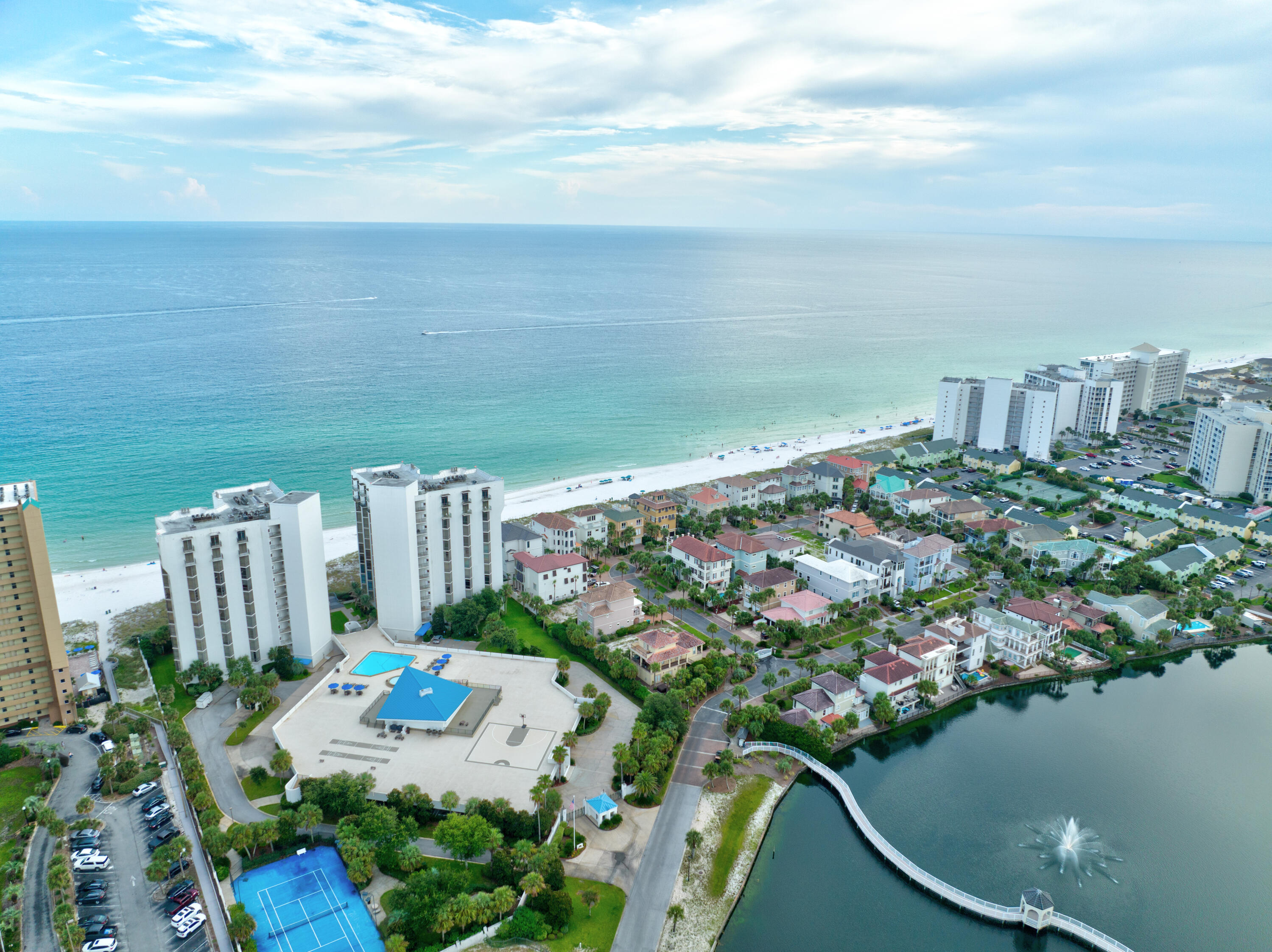 REGENCY TOWERS - Residential
