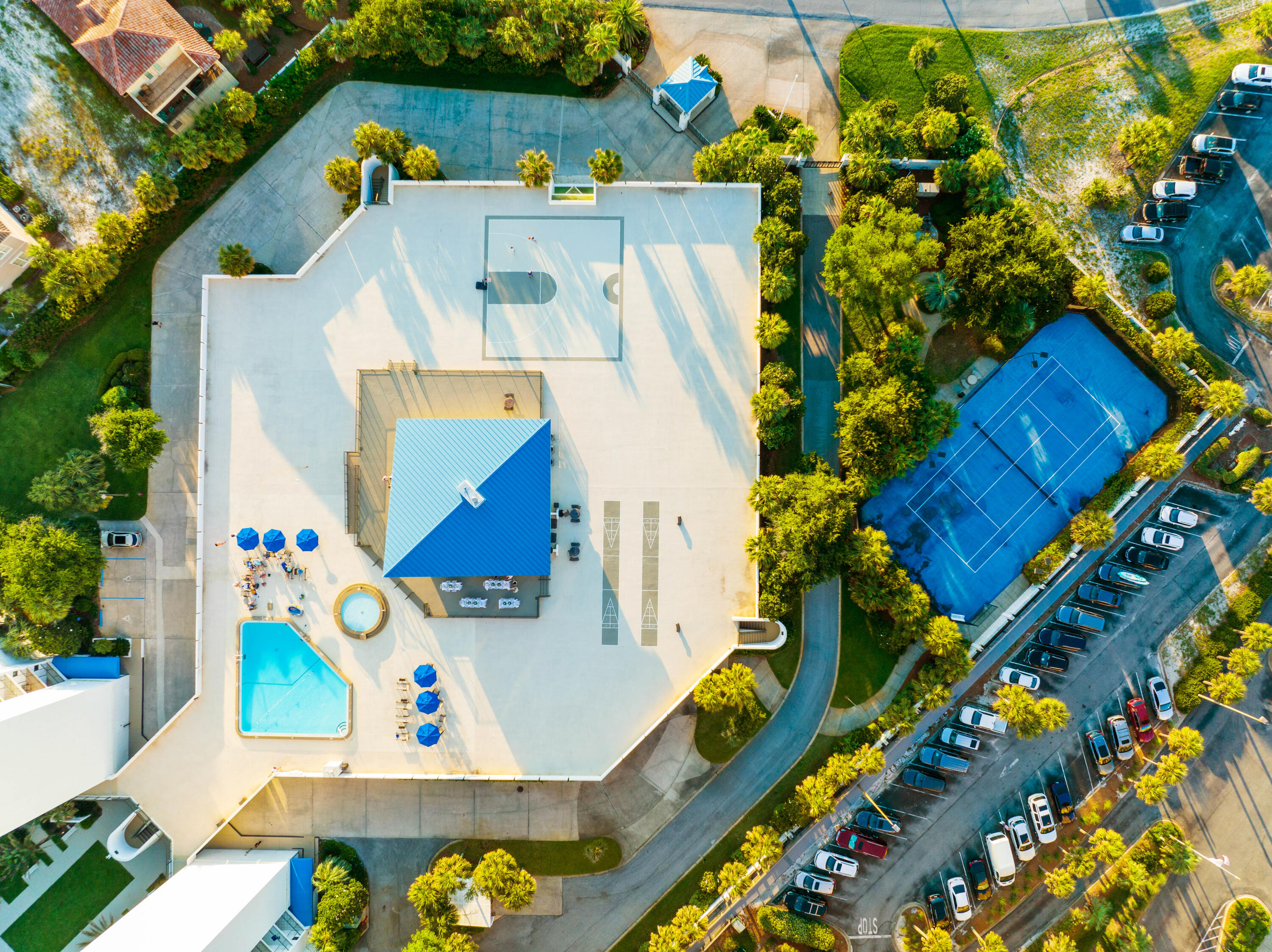 REGENCY TOWERS - Residential