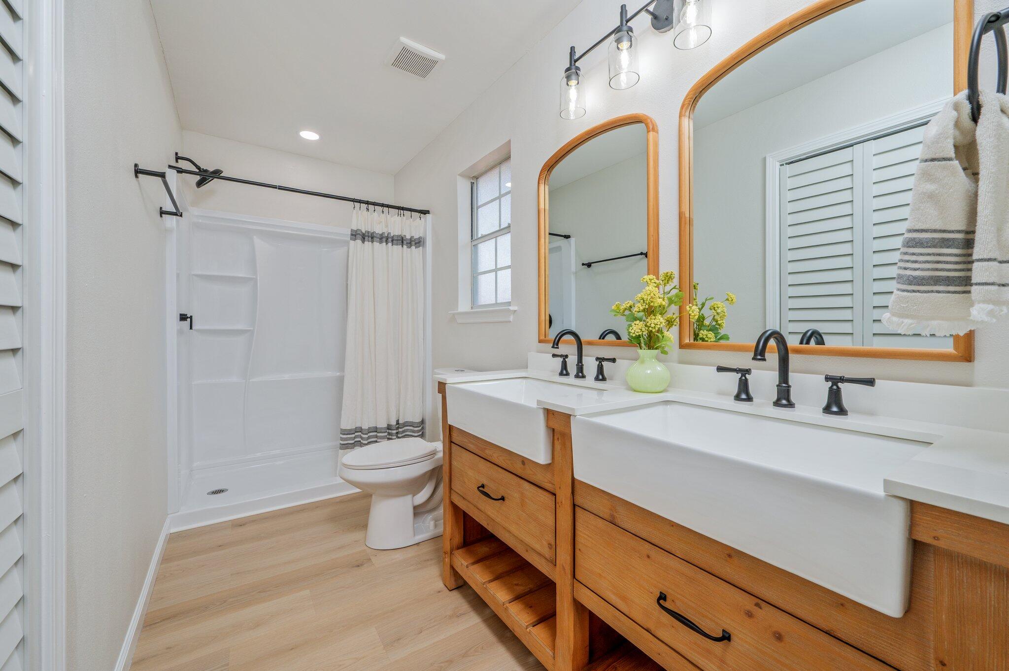 EMERALD ESTATES - Residential