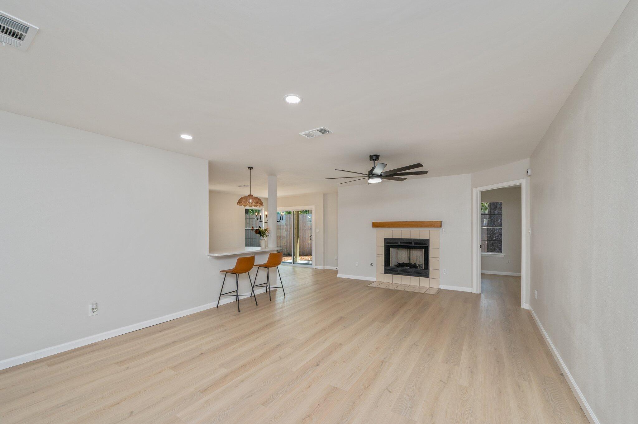 EMERALD ESTATES - Residential