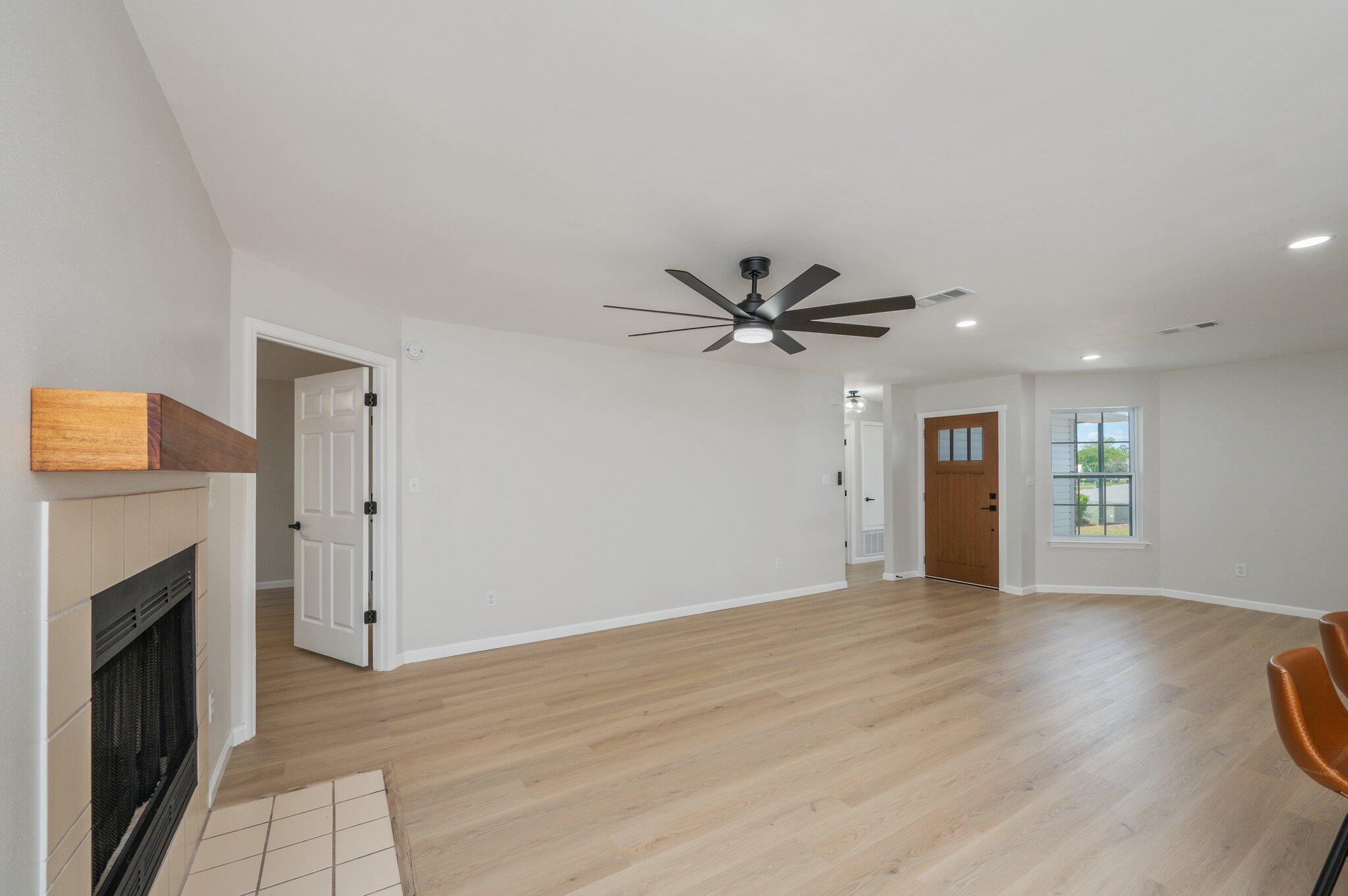 EMERALD ESTATES - Residential